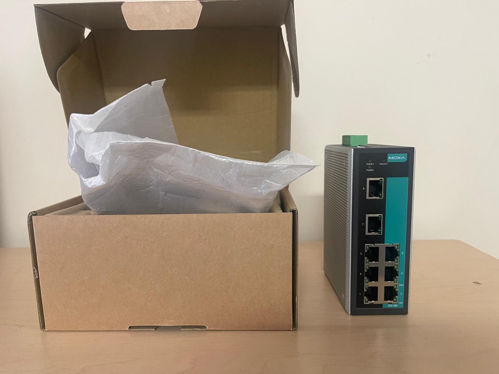 MOXA EDS-308 Ethernet Switch Input Module Connector PLC (BIN-7.1.2)