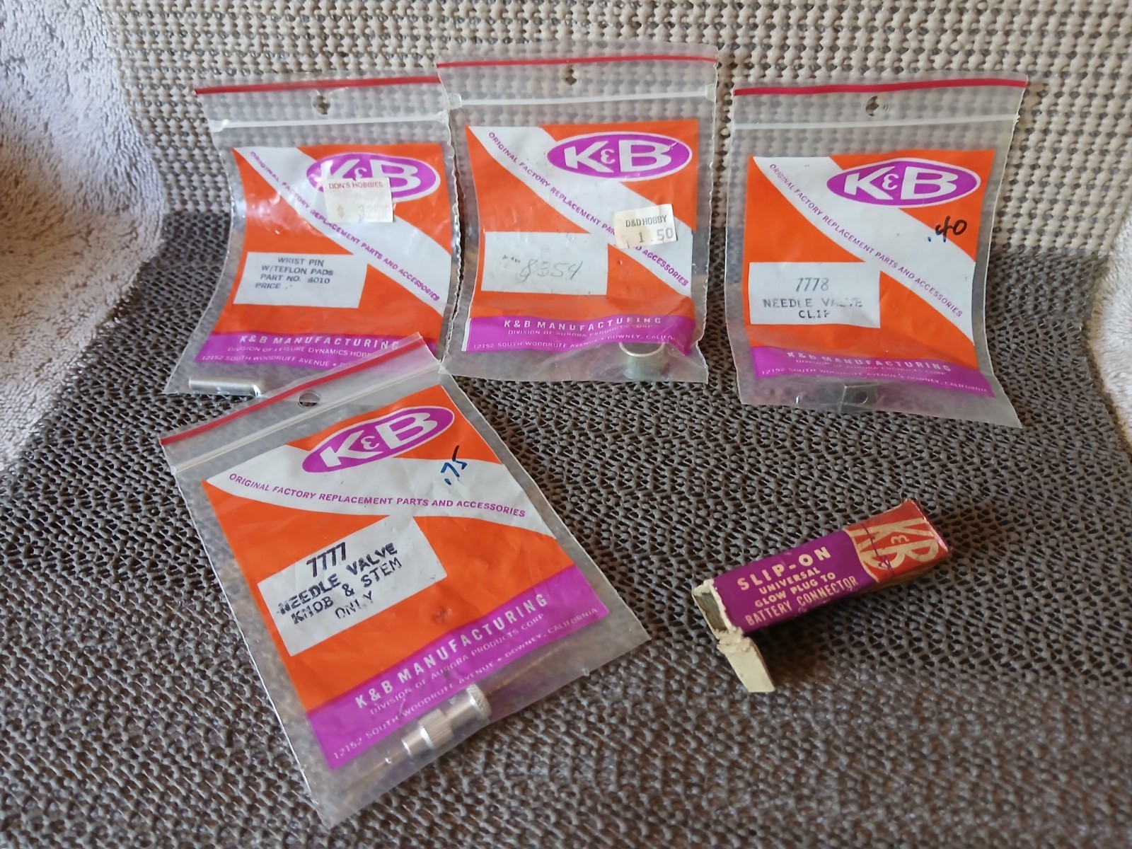 LOT OF 5*K&B*MODEL AIRPLANE ENGINE PARTS*SP*NOS*SAI