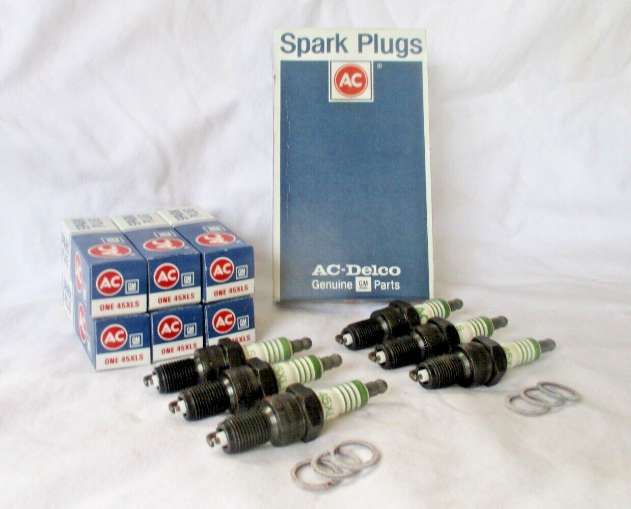 Set of 6 AC Delco 45XLS Spark Plugs 5613862 NEW NOS Made in USA
