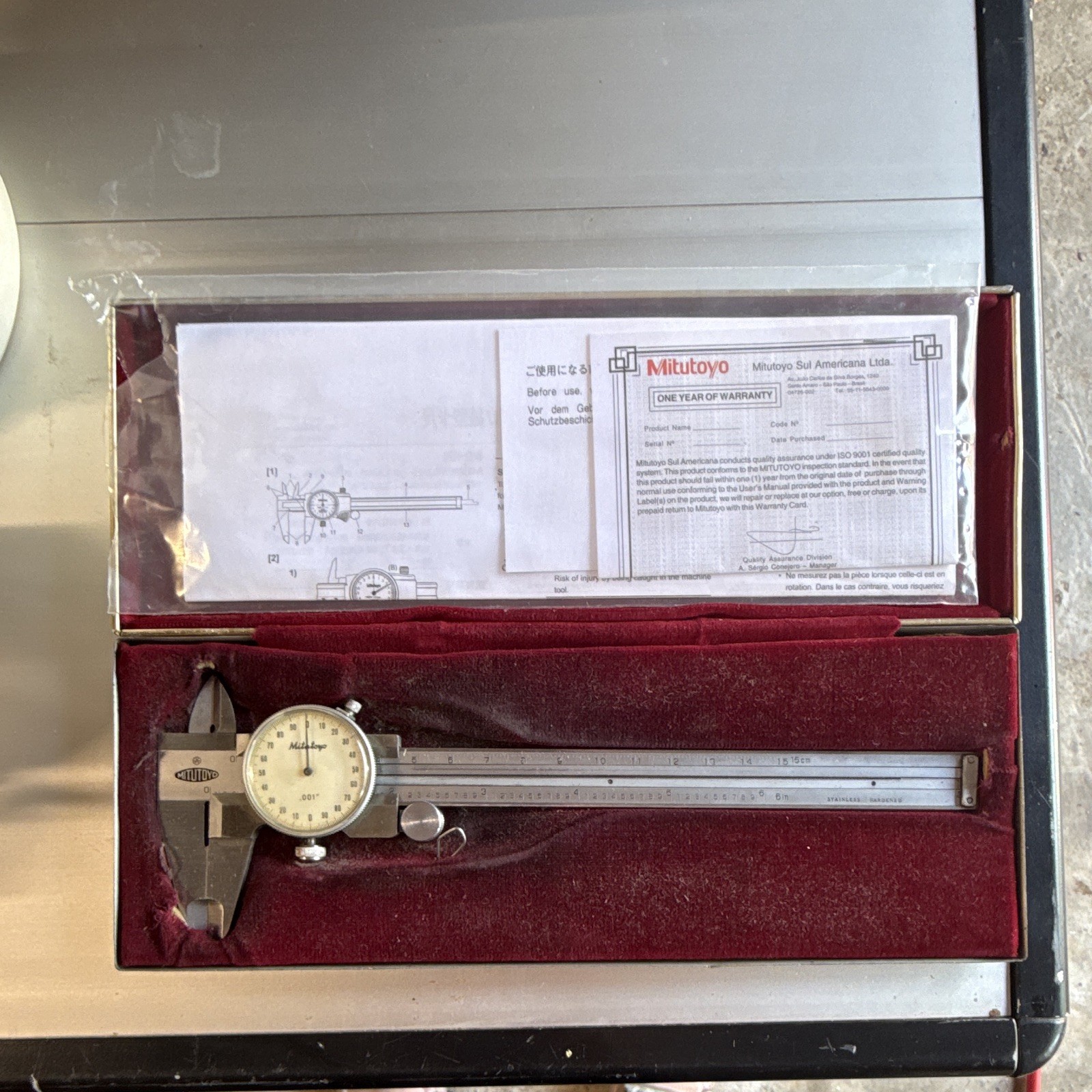 Vintage Mitutoyo 505-626 6 in Dial Caliper 0-6 in Range 0.001 in Graduation