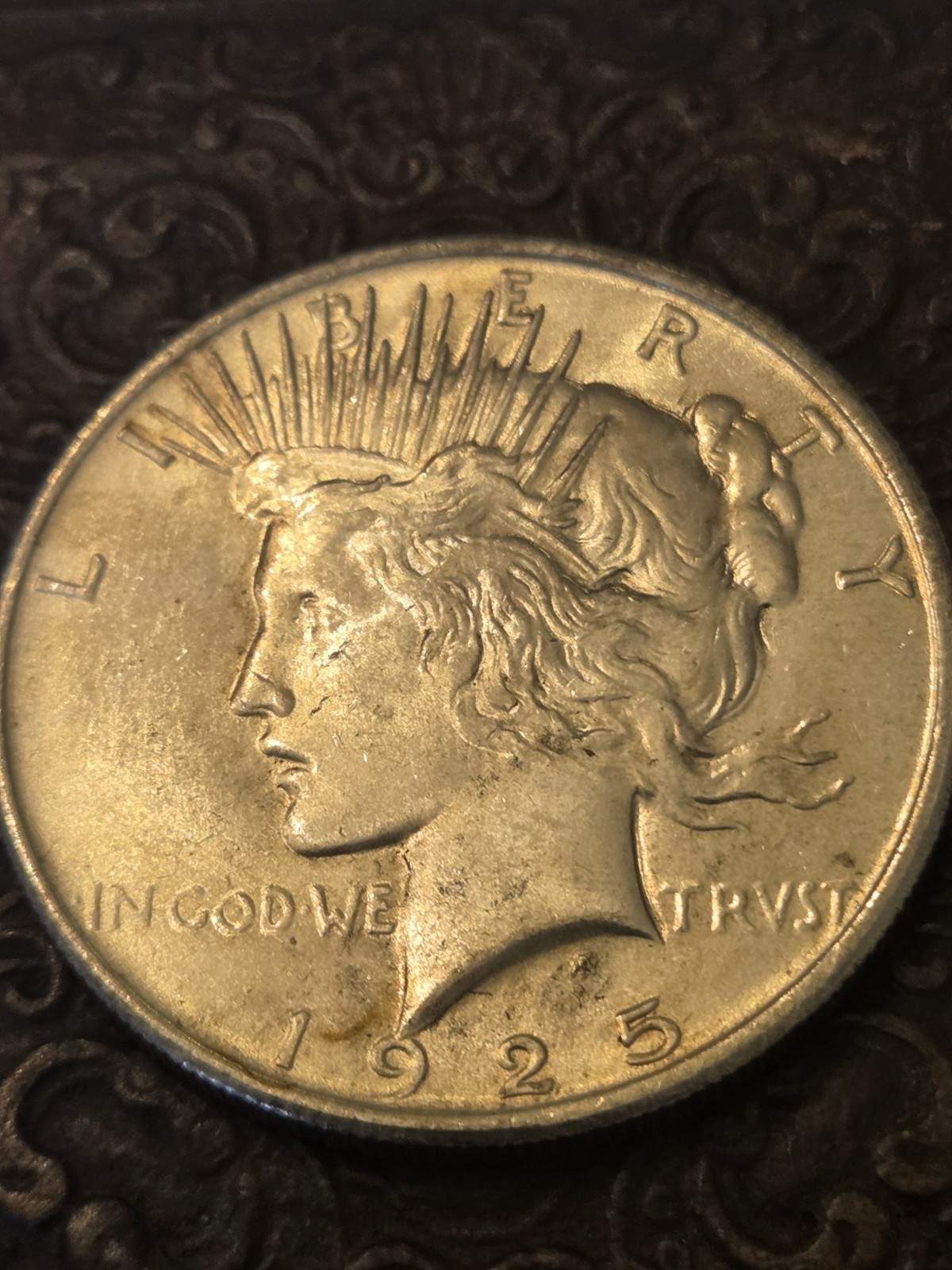 1925 PEACE DOLLAR Philadelphia Mint BRILLIANT UNCIRCULATED