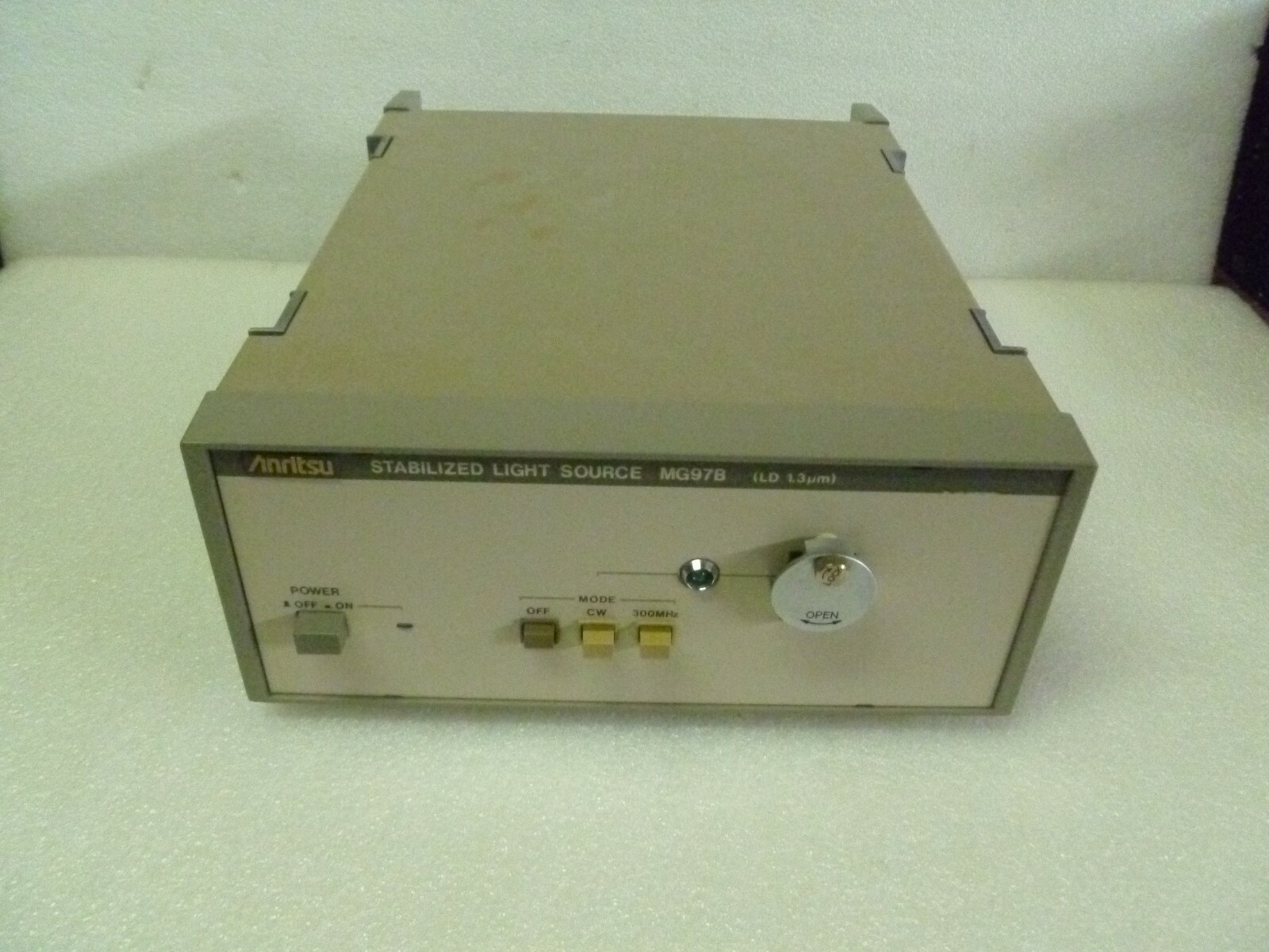 Anritsu MG97B Stabilized Light Source (LD 1.3um)