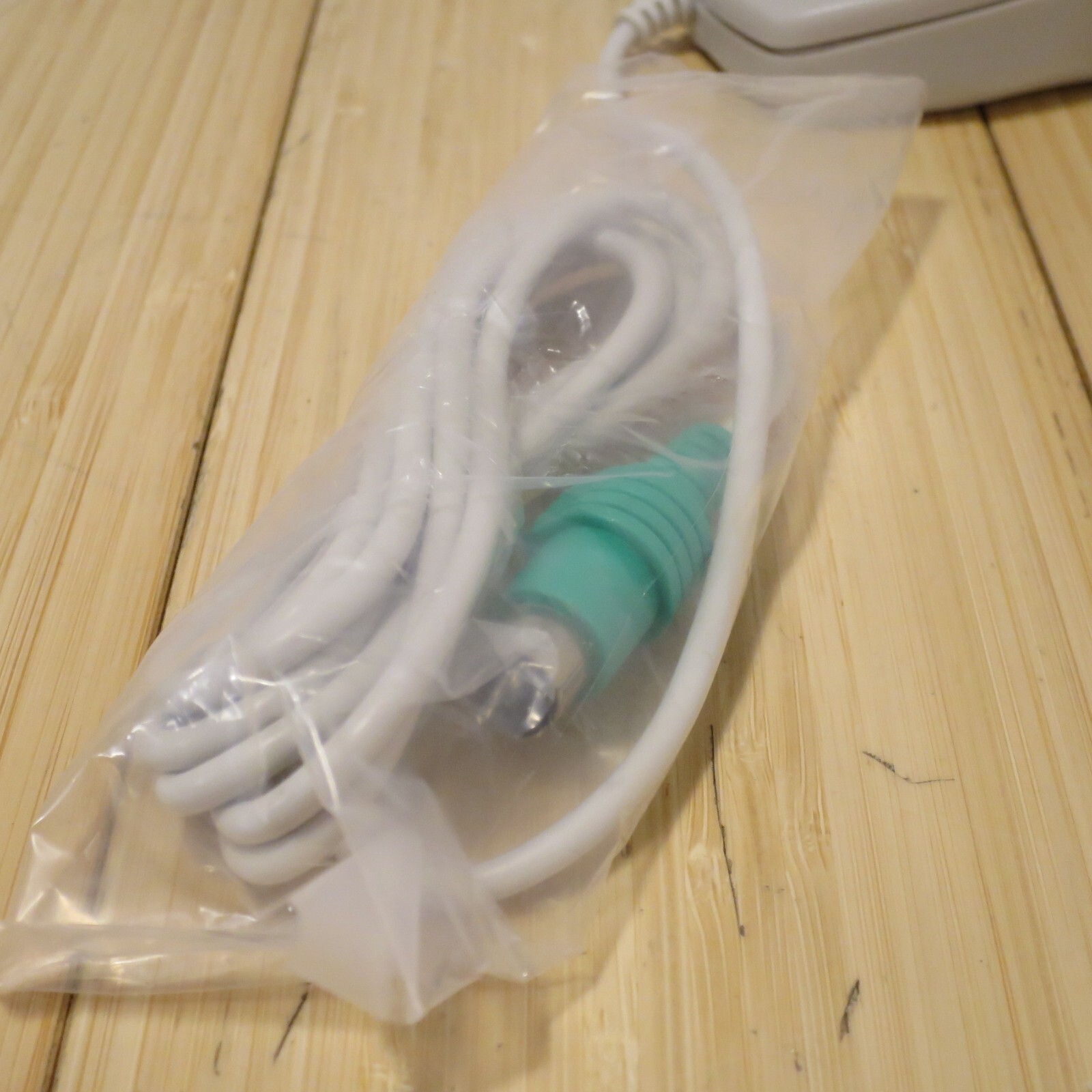 Designer Scrolling Mouse Model H2002 PS2 600DPI (1 of 2)