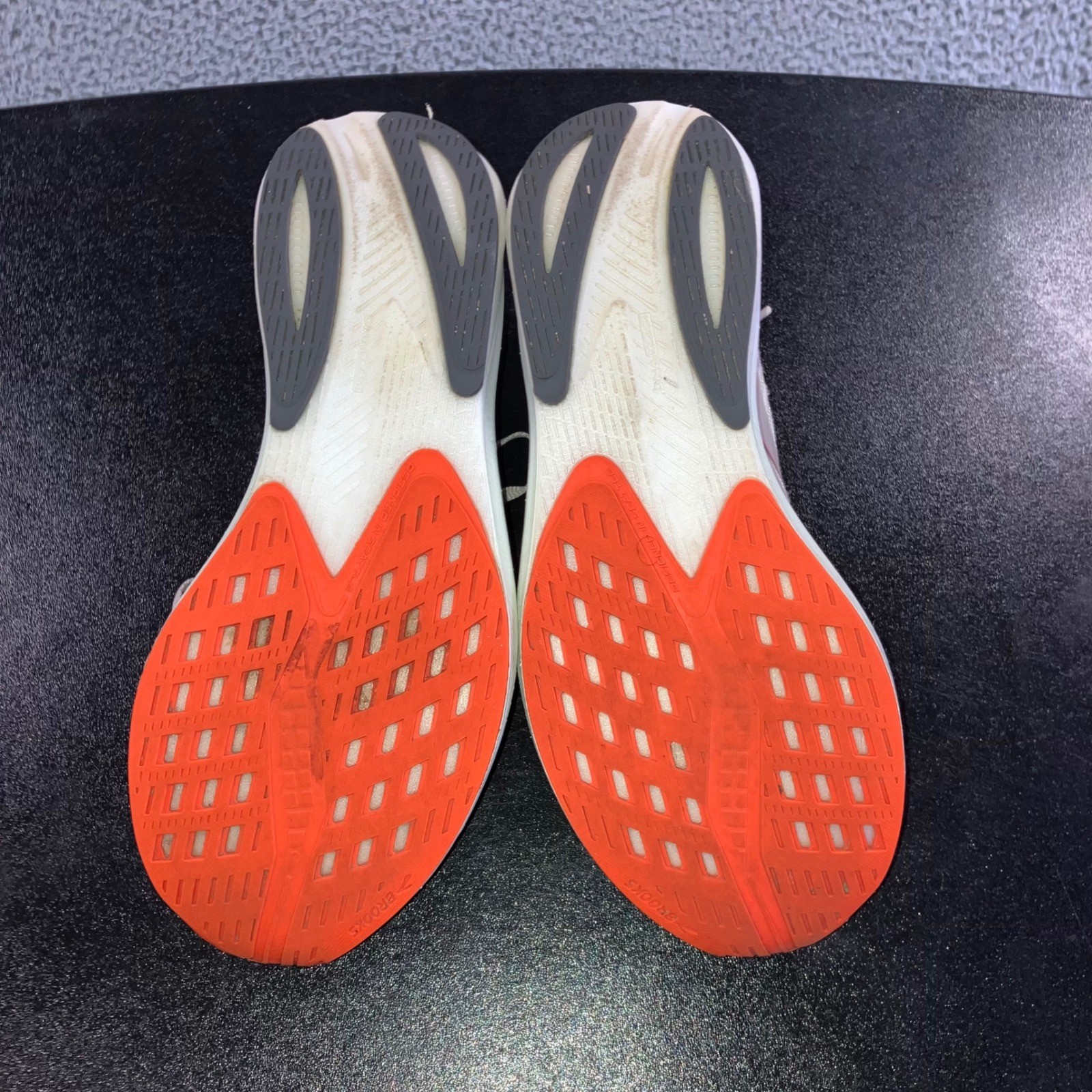 Brooks Hyperion Tempo Running Shoes Men 8 Beige Orange Athletic Sneakers