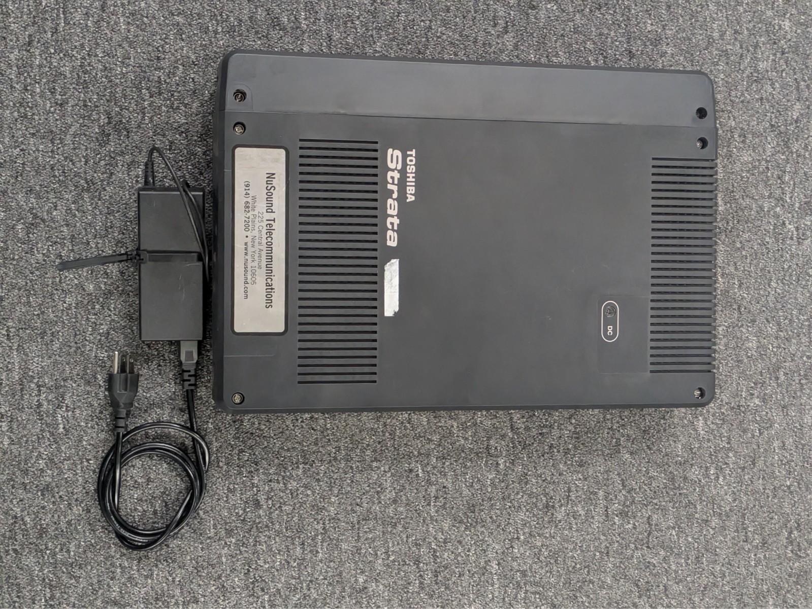 Toshiba Strata CHSU40A3 Business Phone System PBX w/ Adapter Powers On