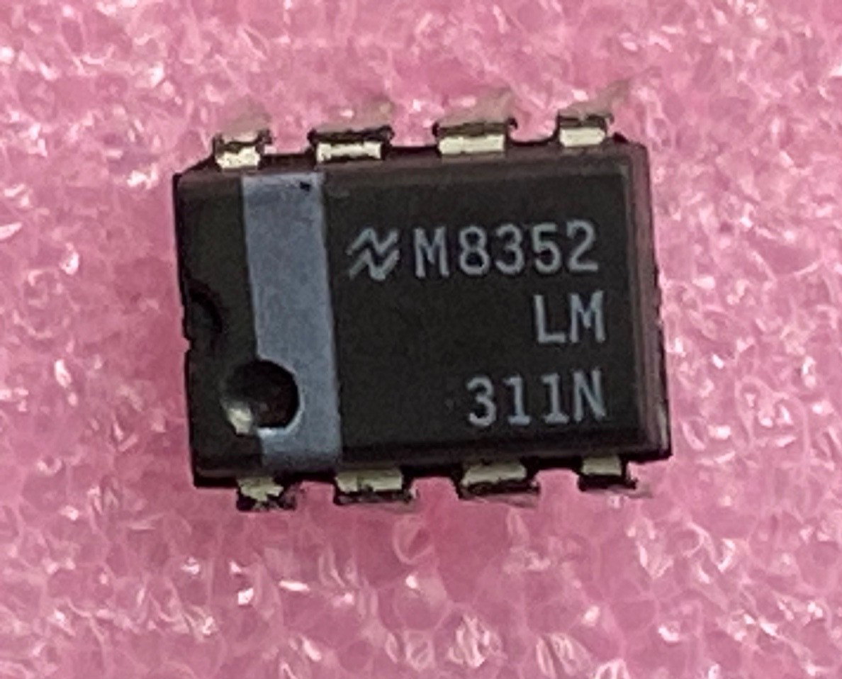 National LM311N single comparator Integrated Circuit