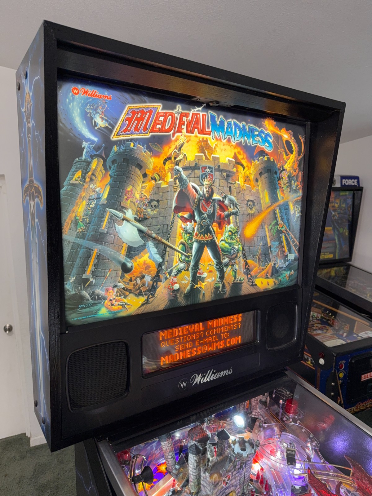 Medieval Madness Pinball Machine - Williams 1997