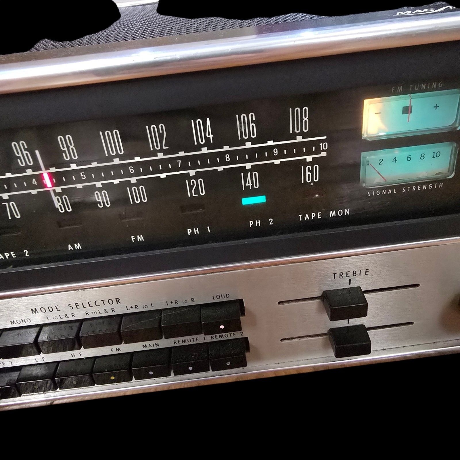 McIntosh MAC 1900 Solid State Stereo Receiver with Analog Tuner Dial working