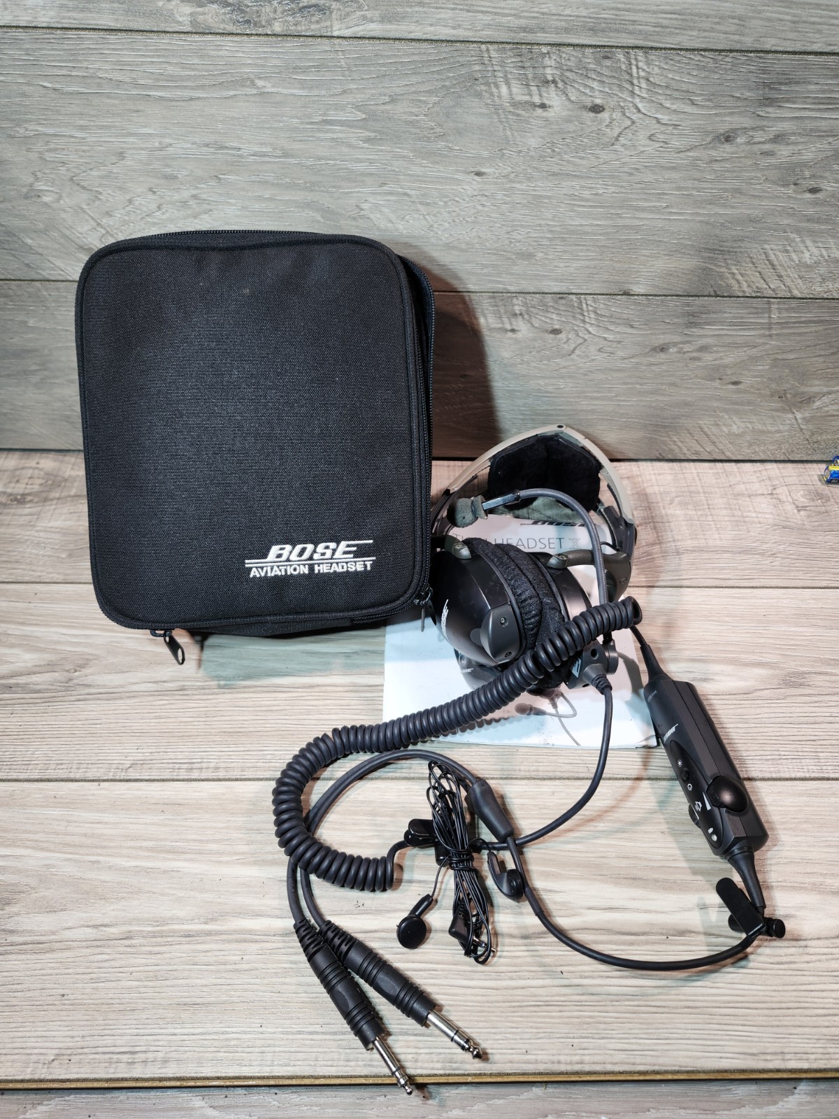 Bose X Aviation A10 Dual GA Plugs Headset AHX-32-03 Read