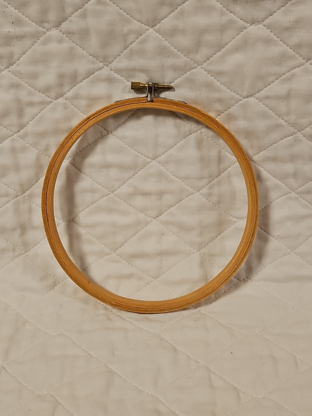 VINTAGE Round Wooden Sewing Embroidery Hoop 6 Inch Unlined Screw Tension