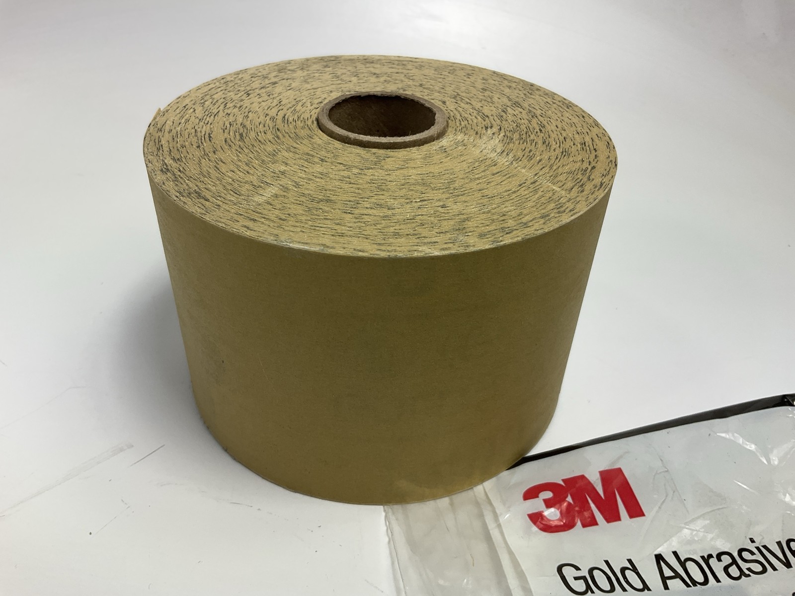 3M 02590 216U Series Abrasive Sanding Sheet Roll, 2-3/4 In X 45 Yd, P400 Grit