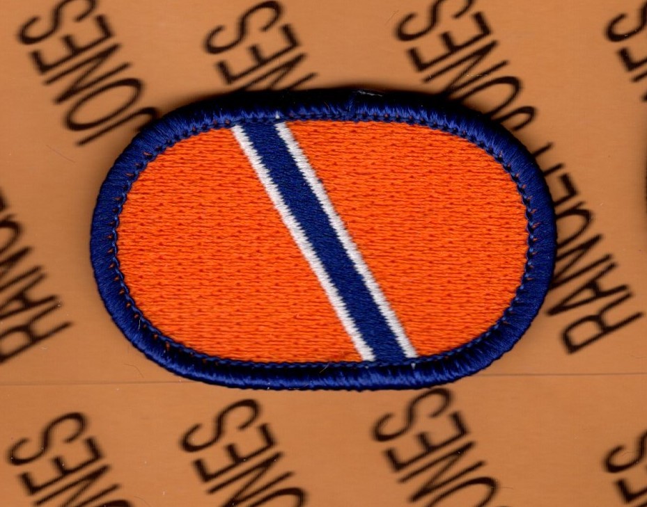 US Army 982nd Signal Company Airborne parachute oval patch m/e #3
