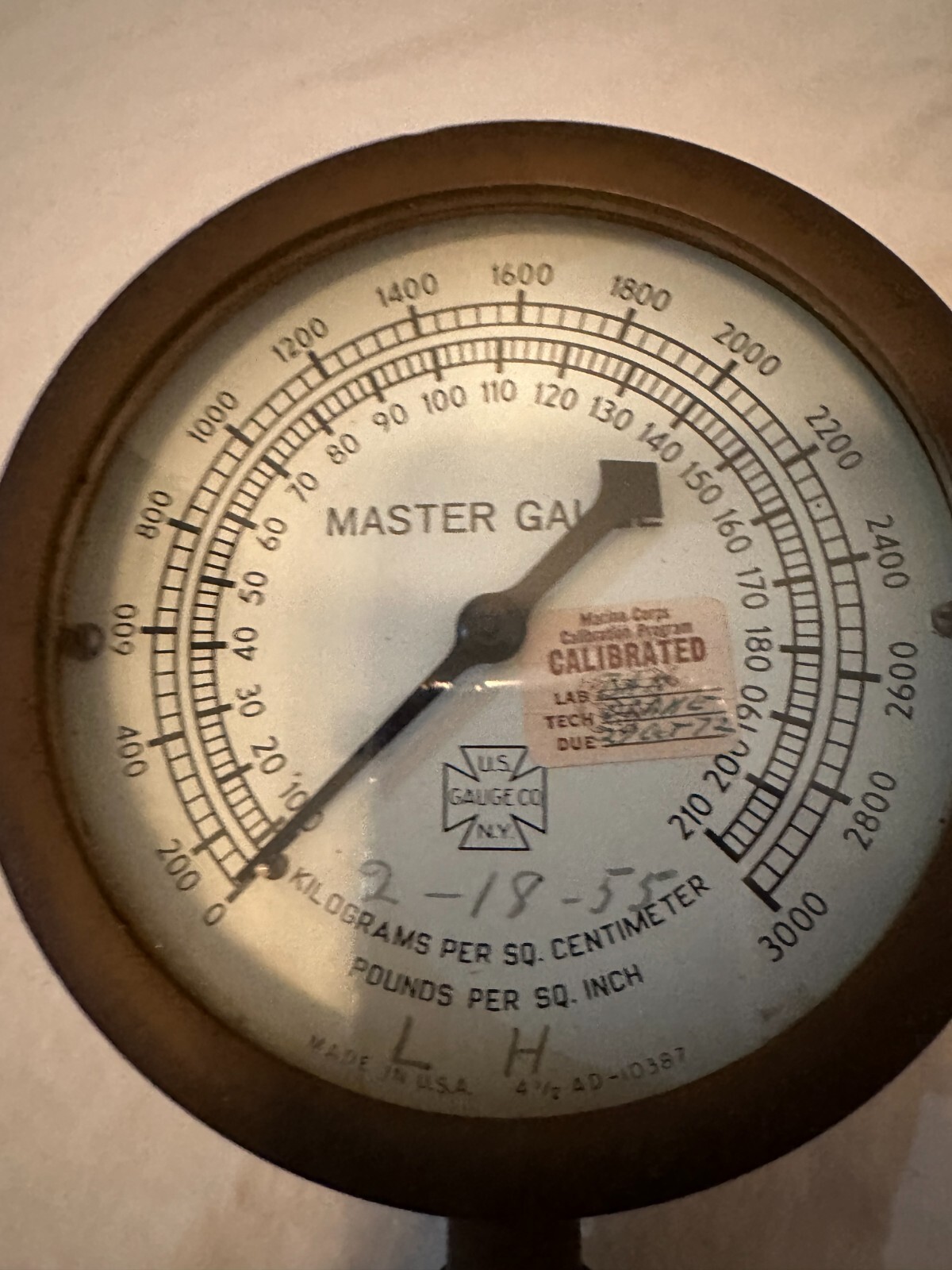 US GAUGE CO NY 3000 PSI 4.75 DIAMETER