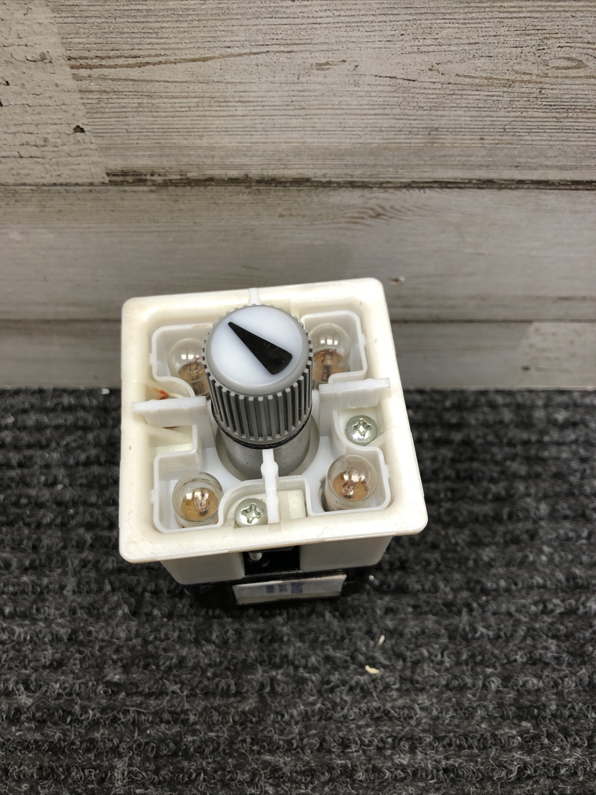 NOS Senasys 910AEA521 Operator Selector Switch 240VAC