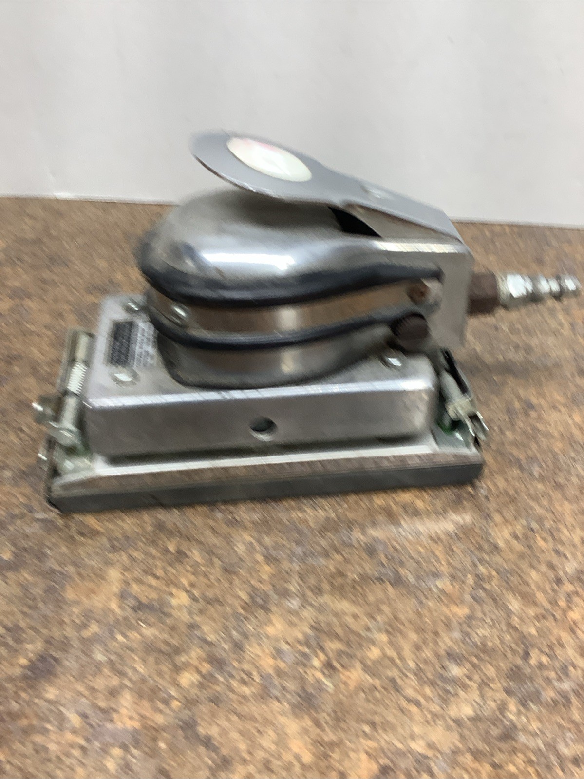 Campbell Hausfeld Jitter Bug Random Orbital Sander Tested