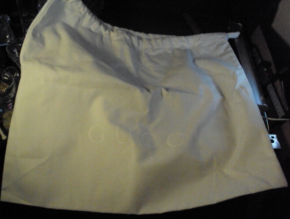 Gucci White cotton dust bag 17" by 15.5" white logo