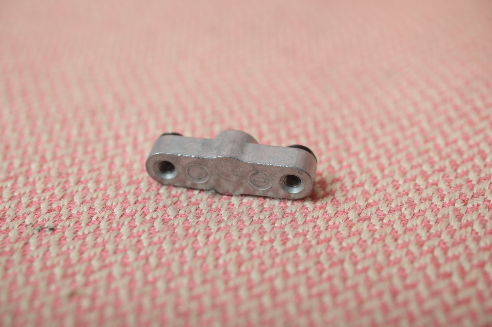 Atomos Tripod Mount Threads 1/4" - 20 Old Style