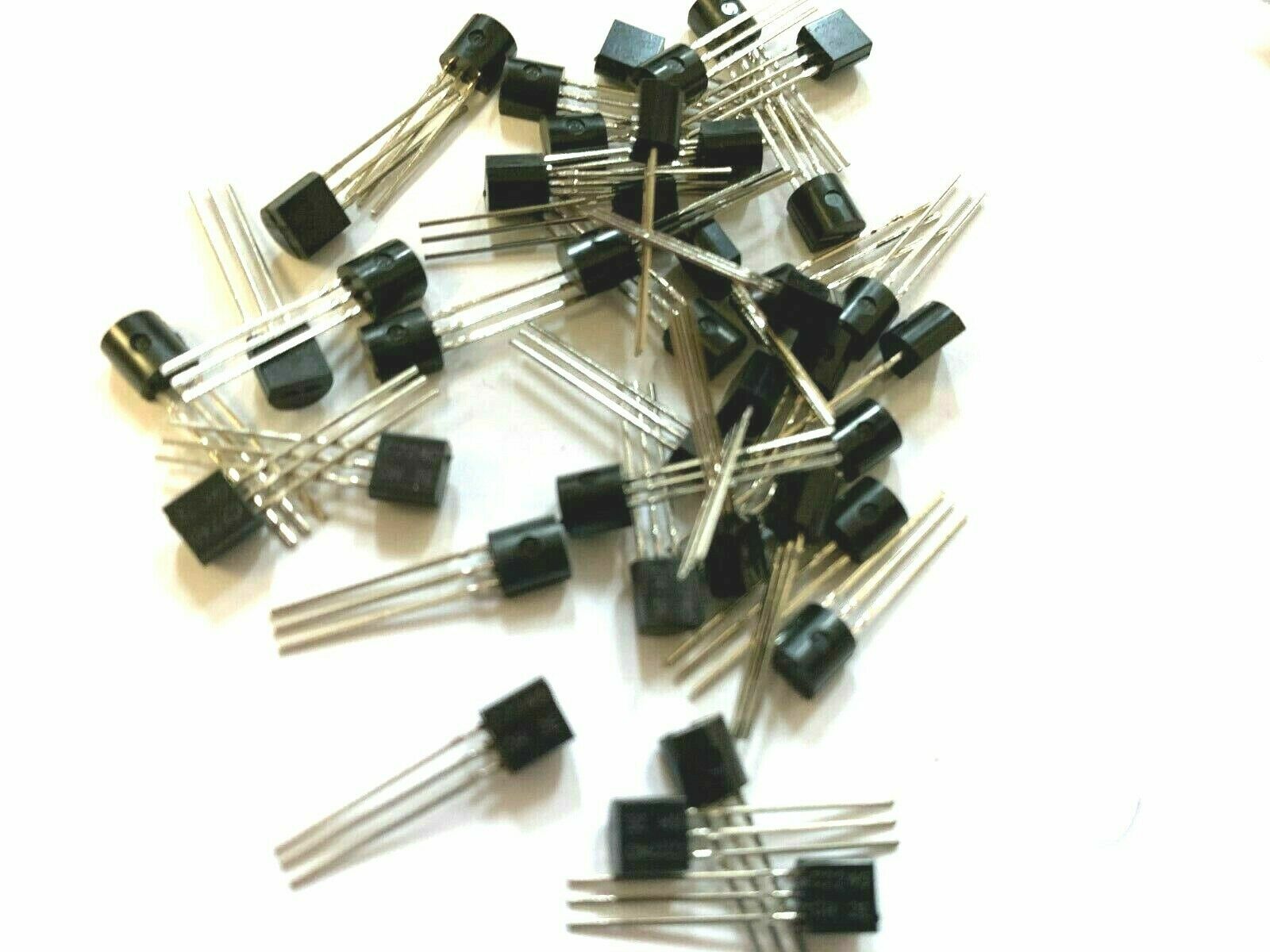 LOT OF 25  2SC2240 New Toshiba 100mA 120V NPN Si SMALL SIGNAL