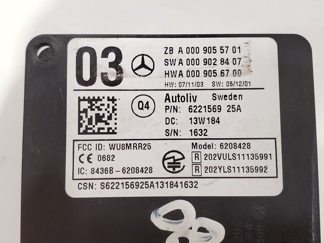 2014 Mercedes CLS550 OEM Left or Right Blind Spot Module a0009055701