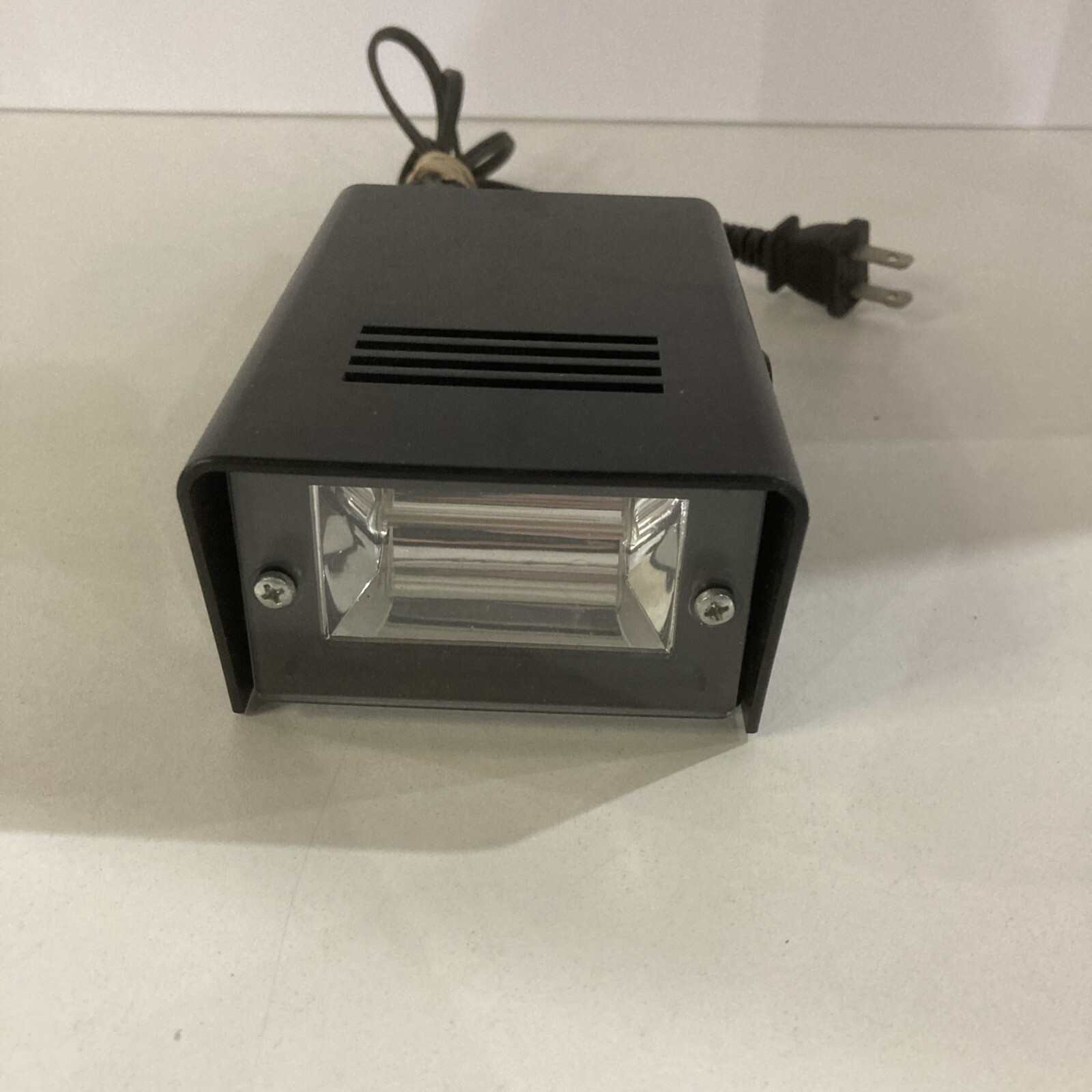 Chauvet DJ Lighting Mini Strobe LED Ch-730 Strobe Light Black Bracket