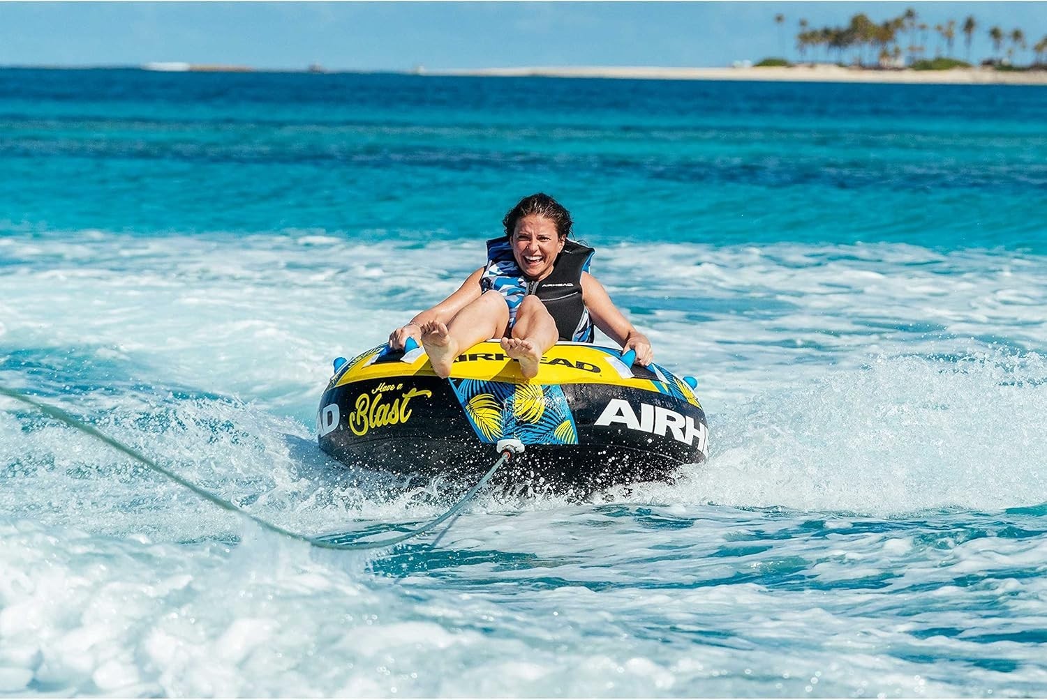 Comfortable 1-Rider Towable Tube with Padded Handles – Easy Inflation System