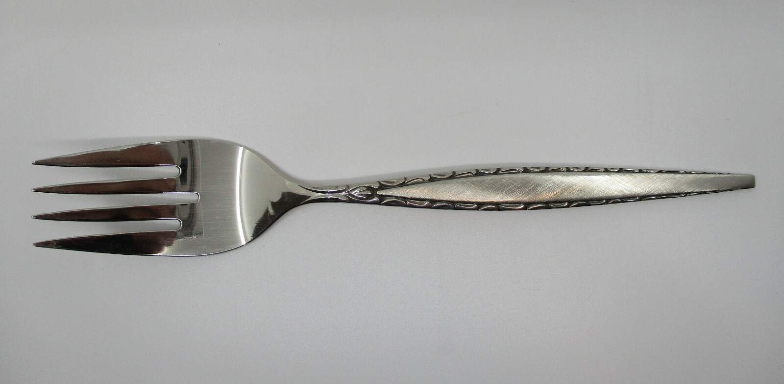 ONEIDA STAINLESS VENETIA COLD MEAT FORK - 8 5/8"- 03F