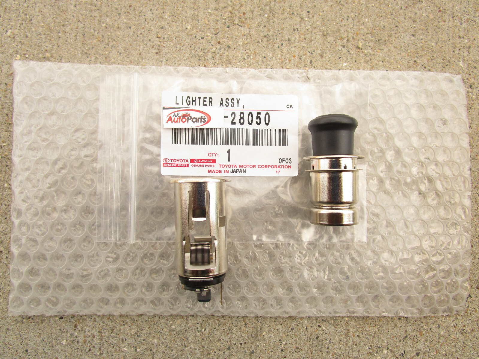 FITS: 04 - 06 SCION XB CIGARETTE LIGHTER KNOB WITH SOCKET GENUINE OEM BRAND NEW