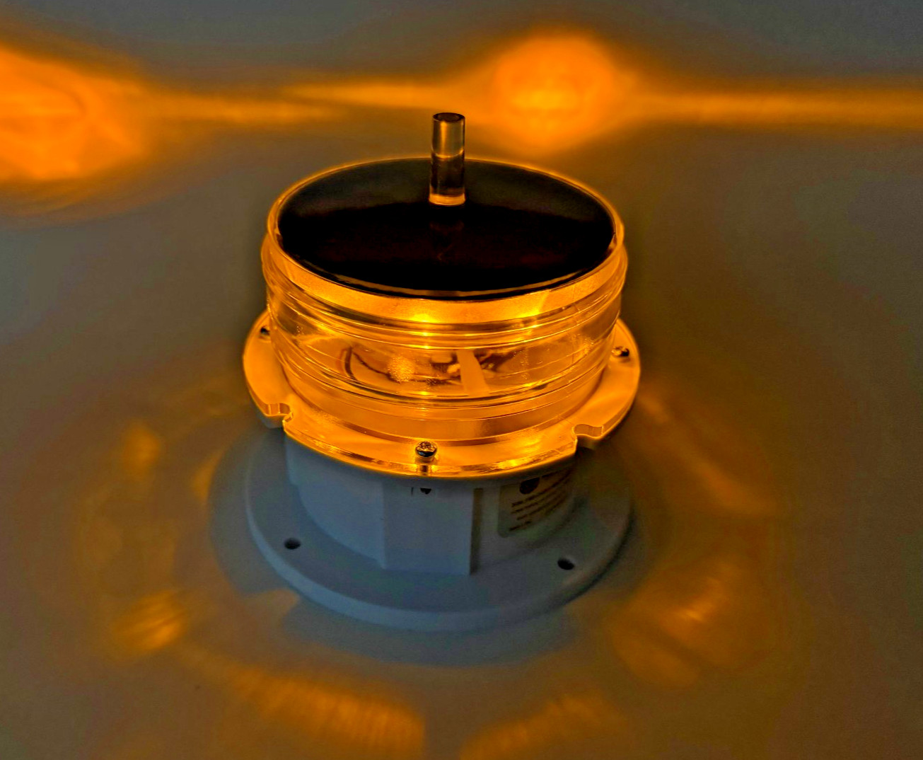 Marine Solar Warning Light - AMBER LED Marine Dock Barge Safety Beacon Light 2NM