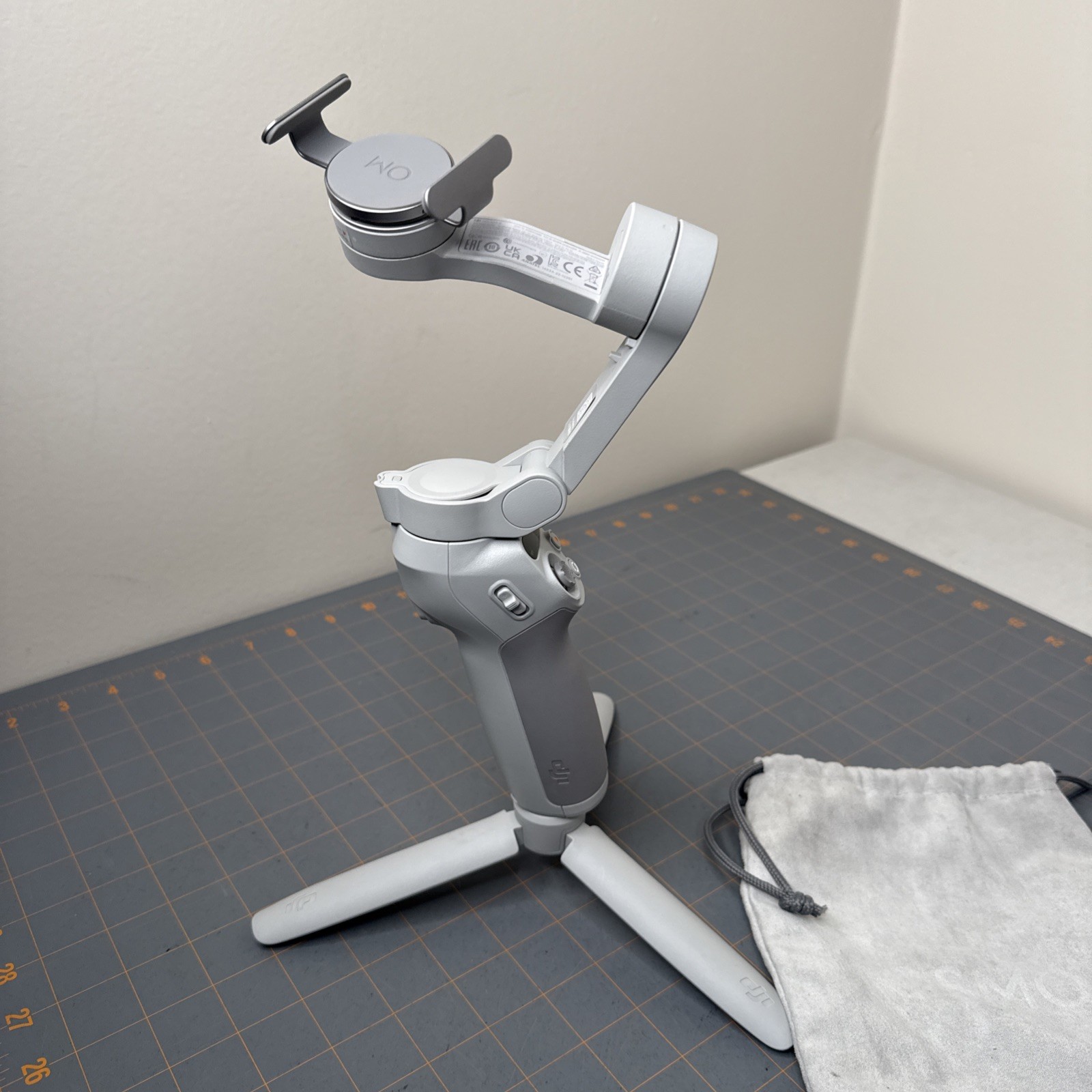 DJI Osmo Mobile SE Smartphone Handheld 3-Axis Gimbal Stabilizer OK200