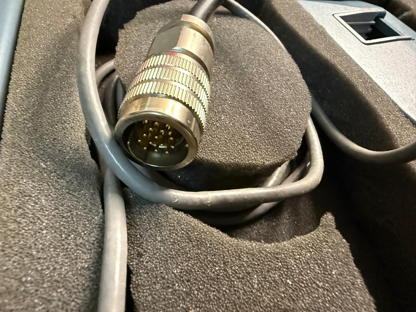 TEKTRONIX A6303 100A CURRENT PROBE WITH CARRY CASE