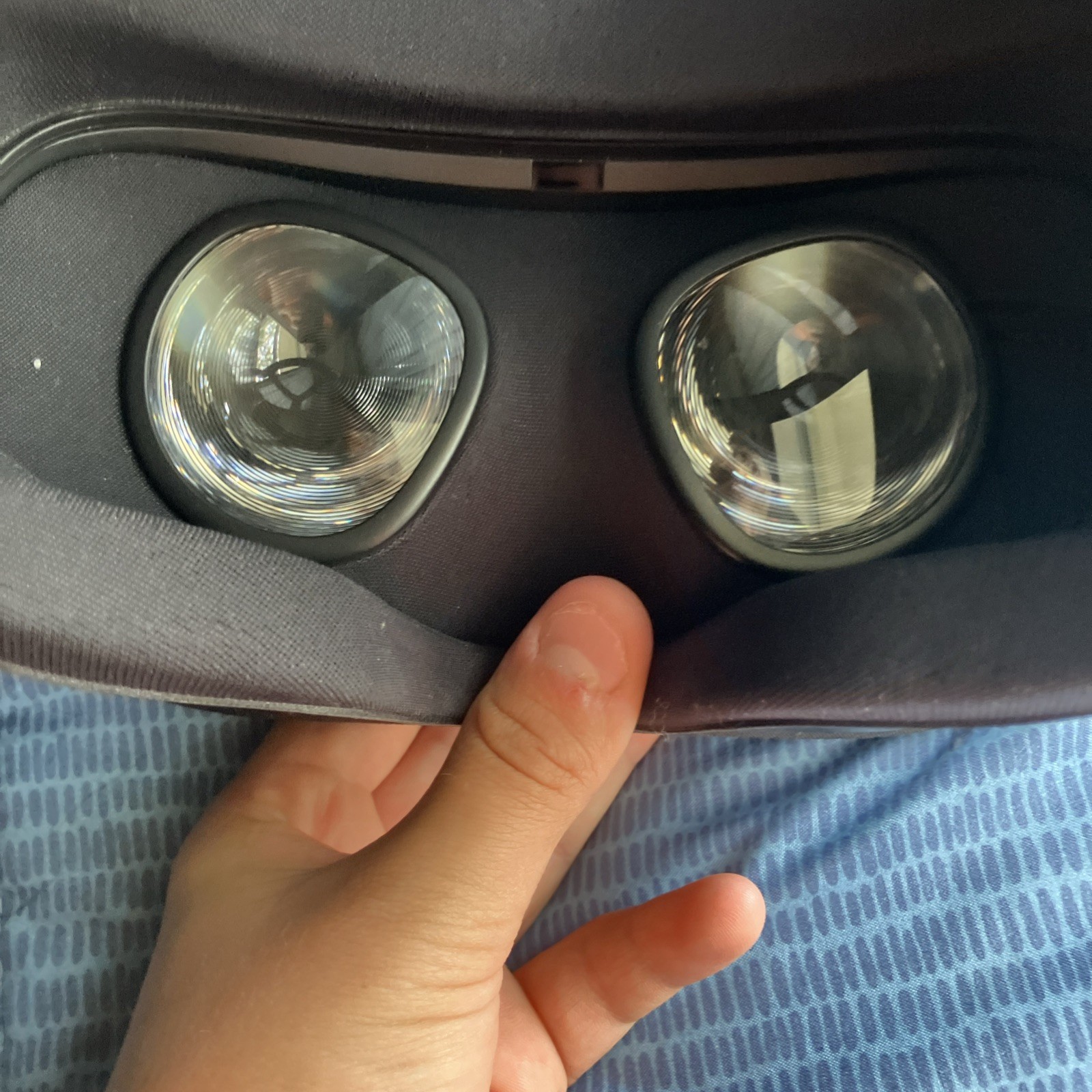 Meta Quest 1 Without Controllers Head strap Is Broken But Screen Is Fine