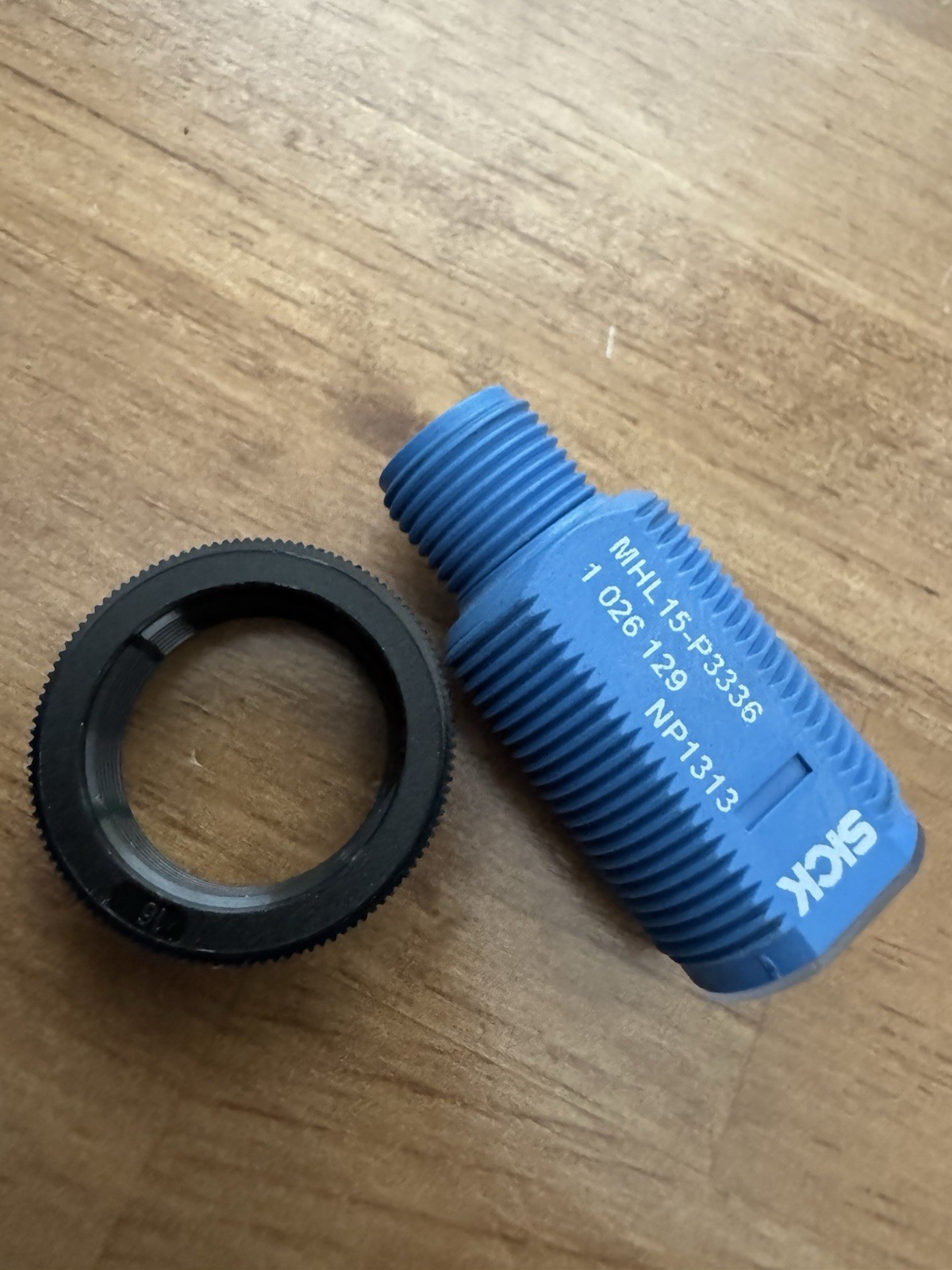 SICK MHL15-P3336 1026129 MHL15P3336 Photoelectric Sensor Qty Available