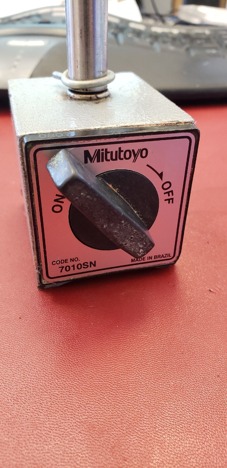 USED Mitutoyo 7010SN WITH POLE NO CLAMP ( C2-2C)