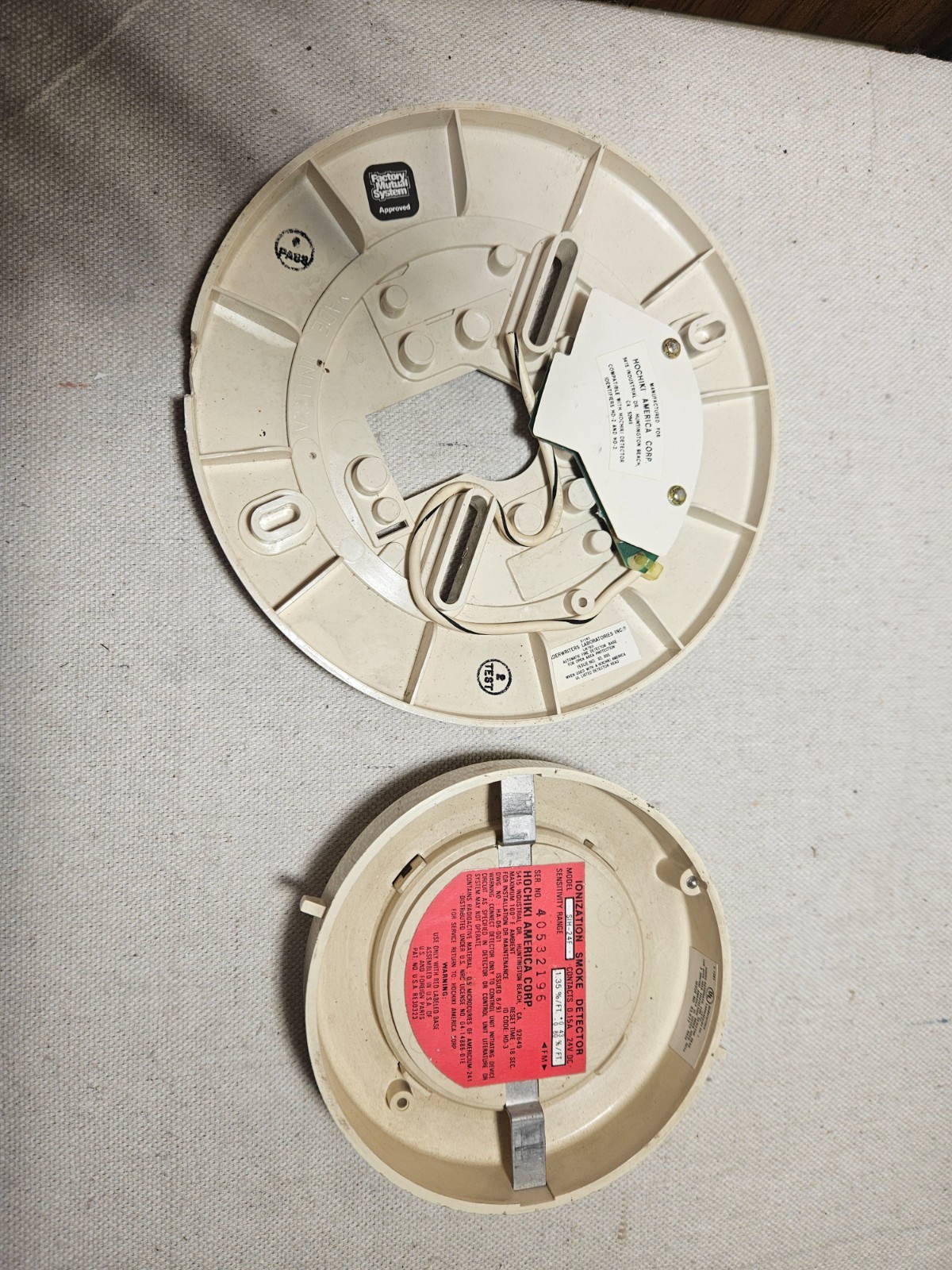 Hochiki SIH-24F Smoke Detector With HSB-220 Base