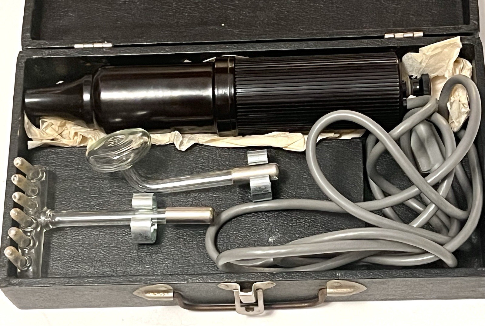 Vintage Violet Ray Machine W/ 2 Wand Attachments & Case Working Light Therapy