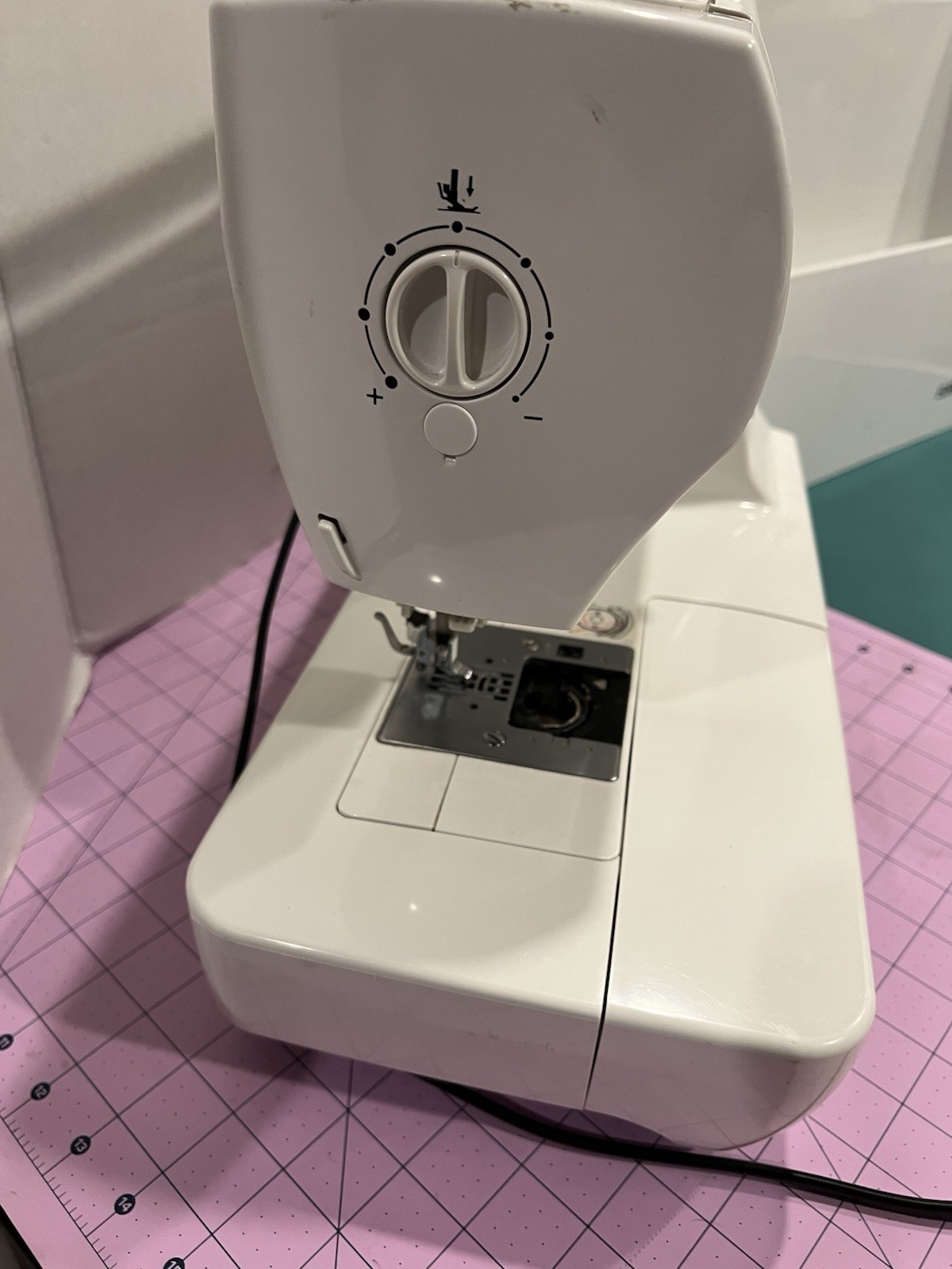 Euro Pro X Sewing Machine 9125 Computerized Embroidery Machines + Case & Extras