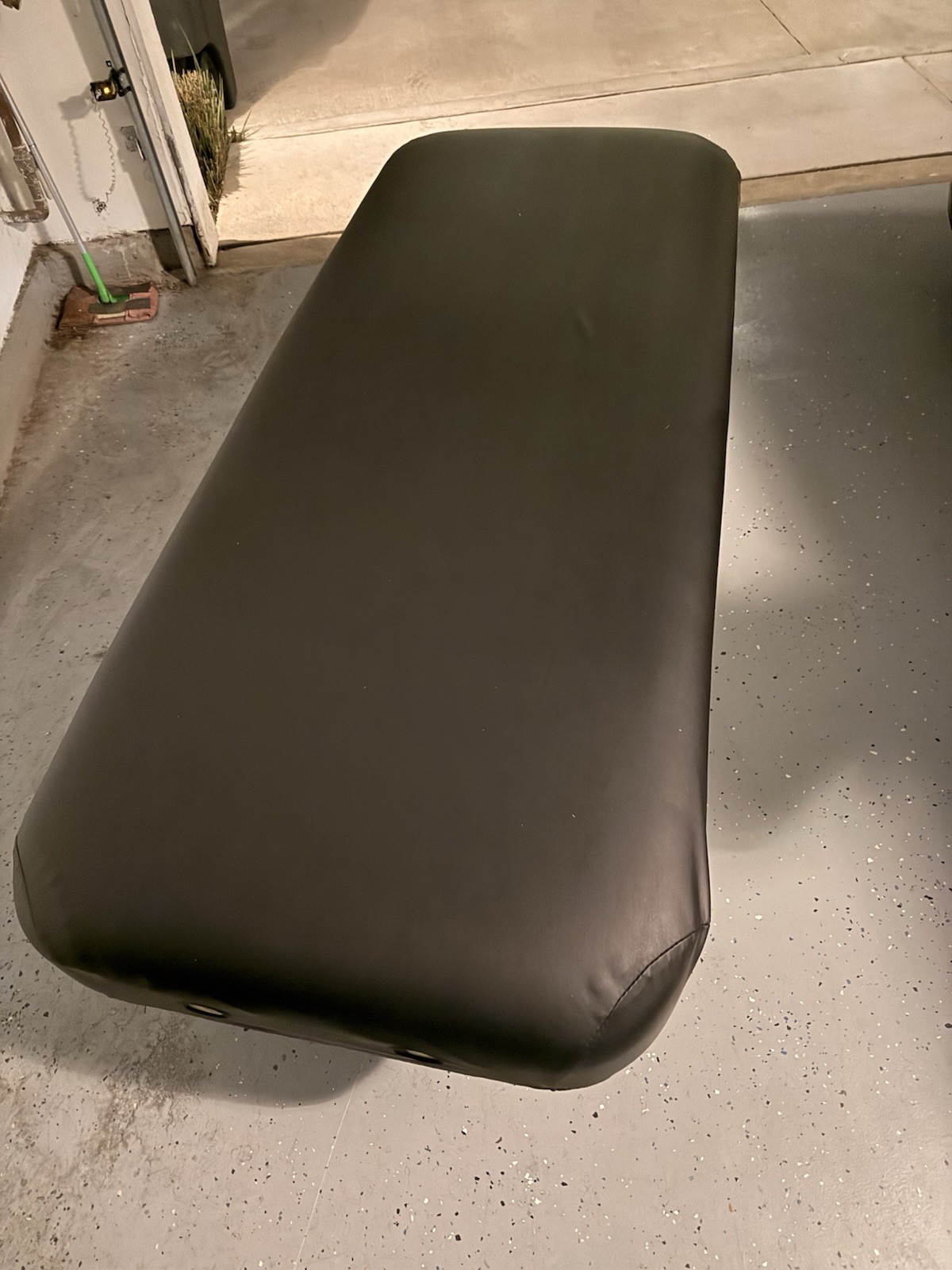 Earthlite Yosemite Compact Shiatsu Table