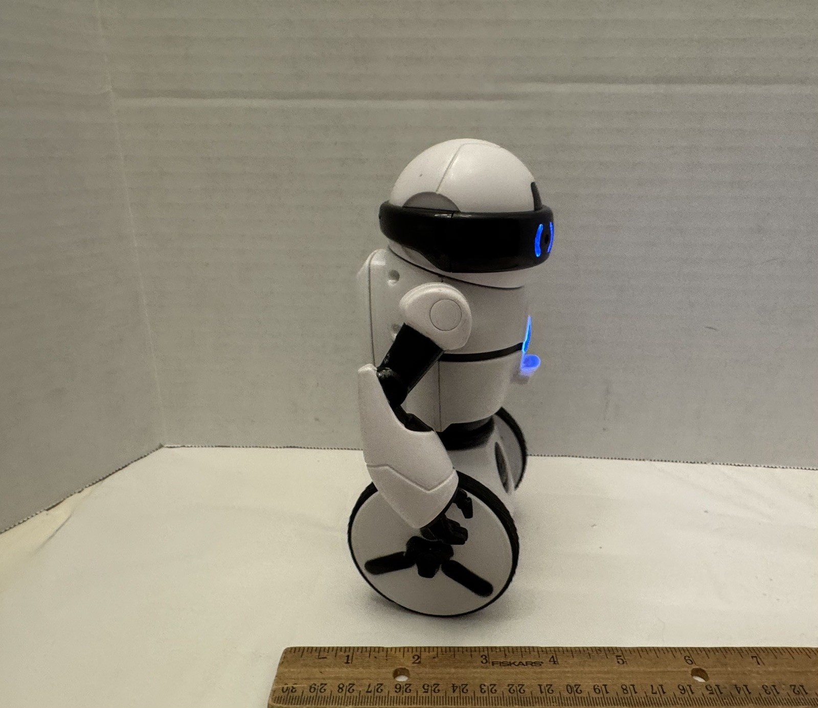 WowWee MiP White & Black Robot, Self Balancing Tested & Working!