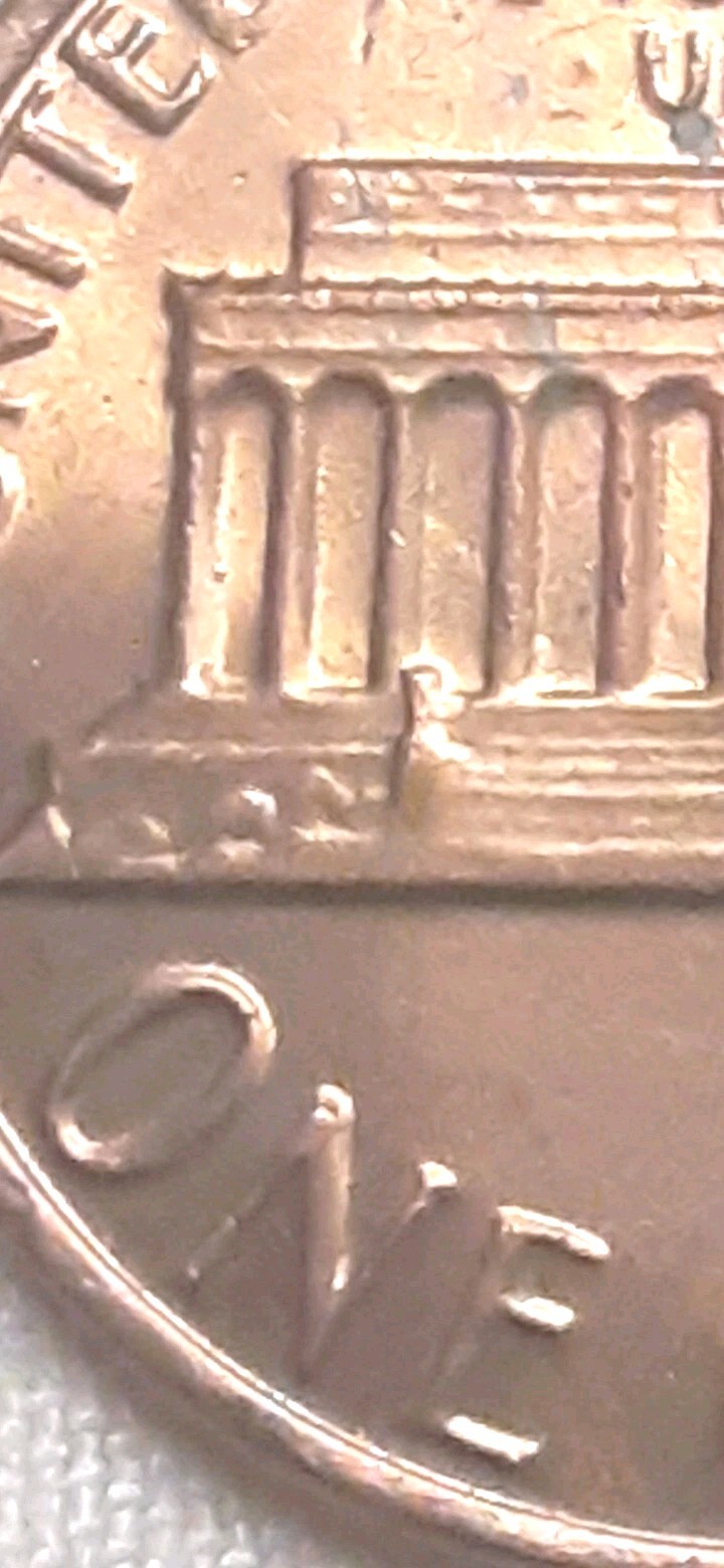 1982 Lincoln Cent Large Date DDO Off Centered Strike BU Red Error Coin