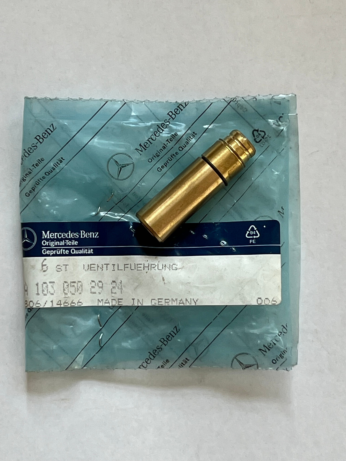 Mercedes Benz Valve Guide 1030502924