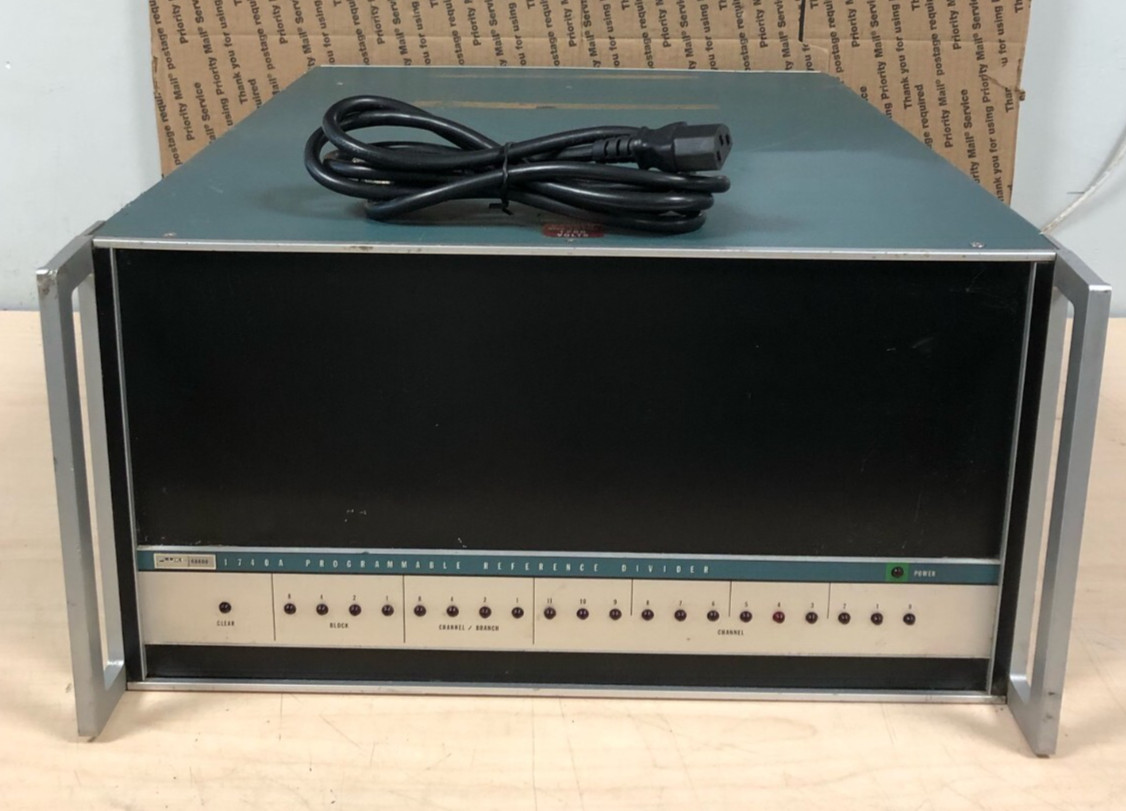 PARTS! VINTAGE Fluke 1740A Reference Divider (TESTED TO POWER ON)