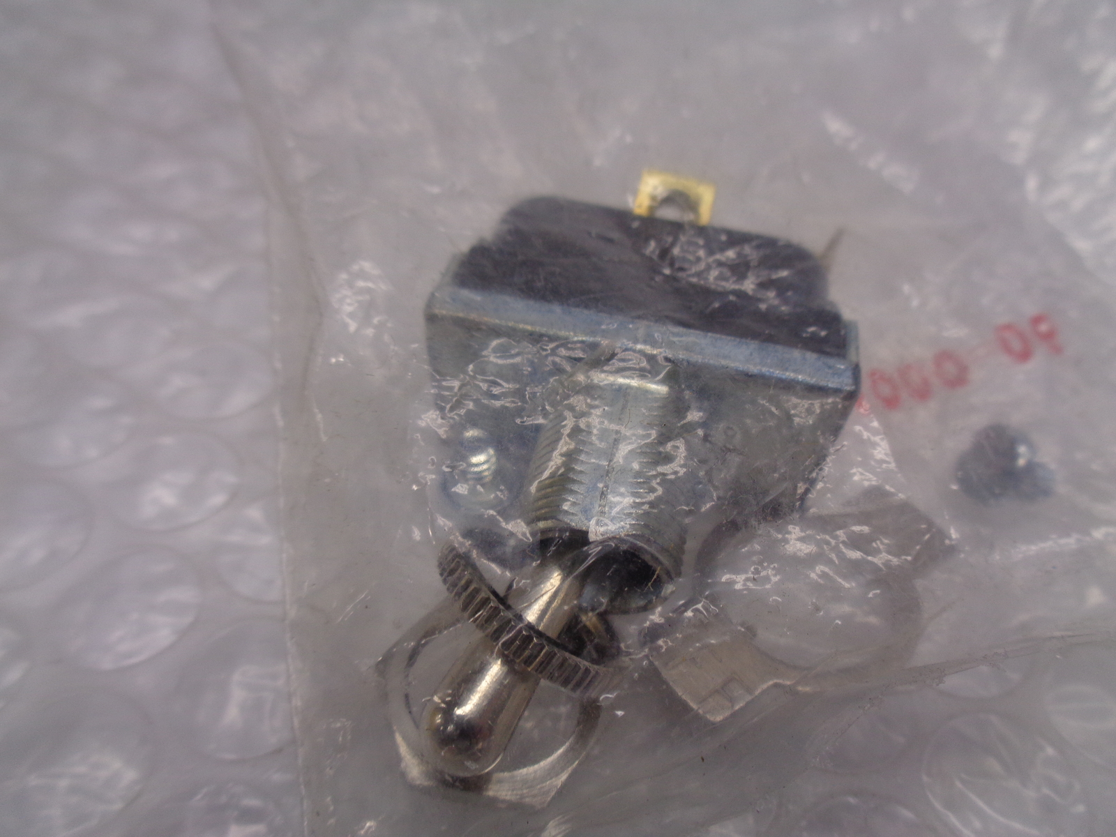 INDUSTRIAL SPARE 90-0001 TOGGLE SWITCH NSNP
