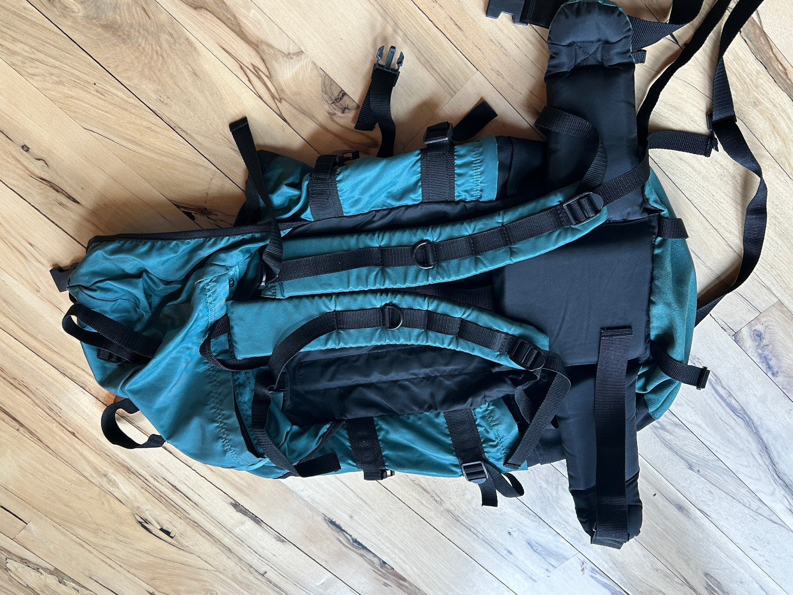 Vintage Gander Mountain Hiking Backpack - Internal Frame - Green