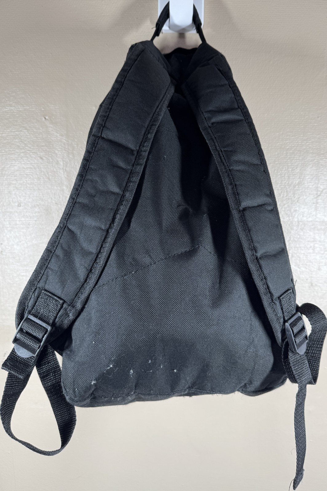 🍀 Black "Smell Proof" Backpack with Padded Straps & Front Zipper Pocket