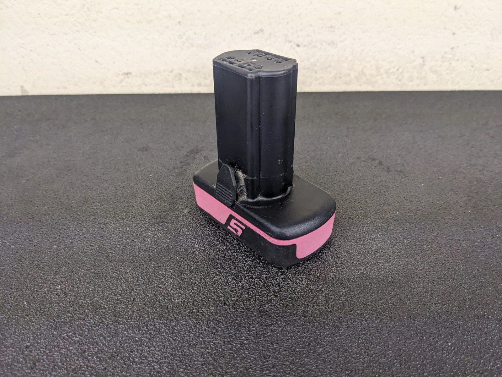 #bn467 Snap On   PINK  CTB8172 14.4 v li-ion Battery