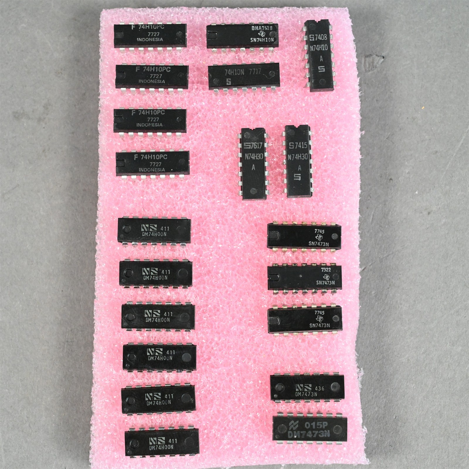 Lot (20) Vintage IC's 74H10PC 74H10N 74H00N 74H30 SN7473N