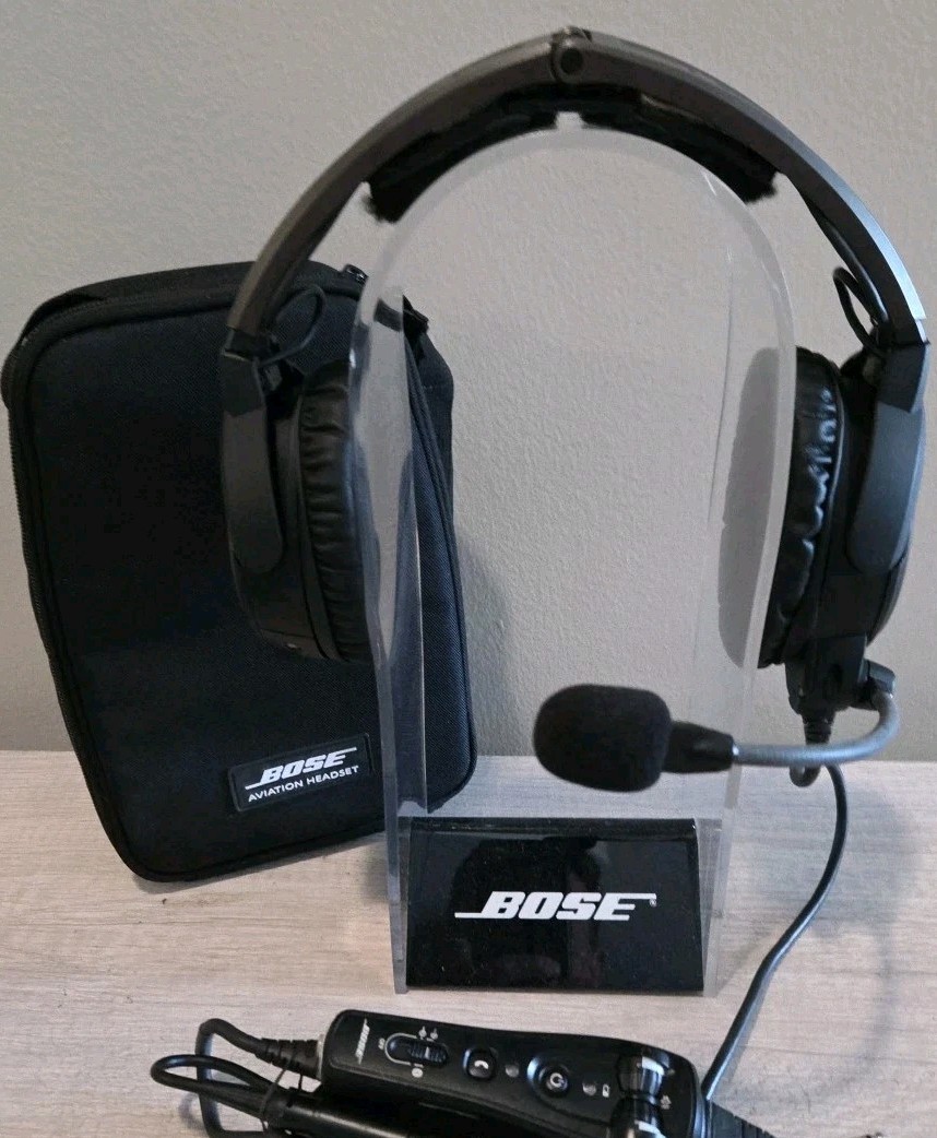 Bose A20 Aviation Pilot Headset w/ Bluetooth Lemo Plug New Mic Cover and Box