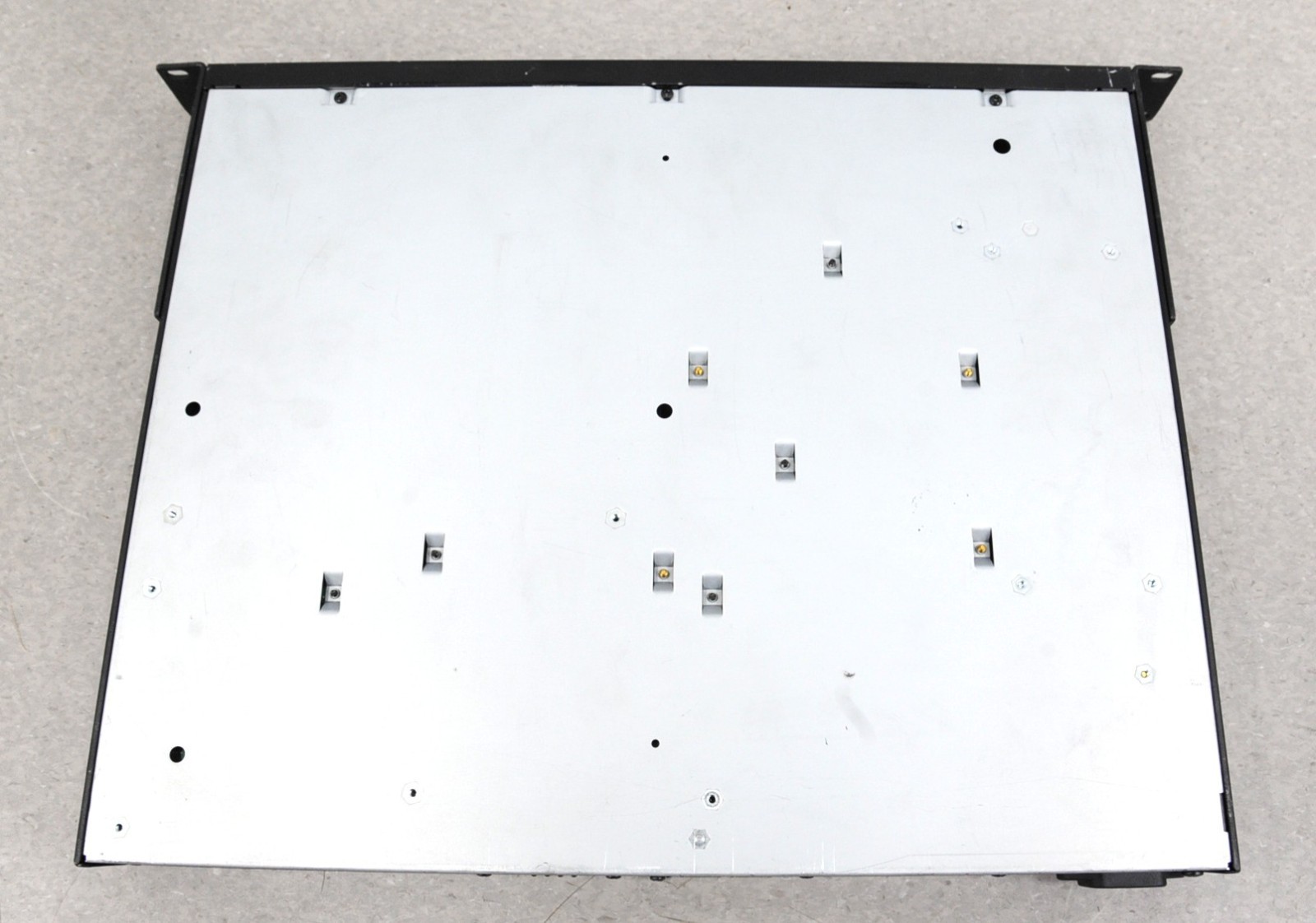 Yamaha Ri8-D 8-Channel Dante Remote Input Rack