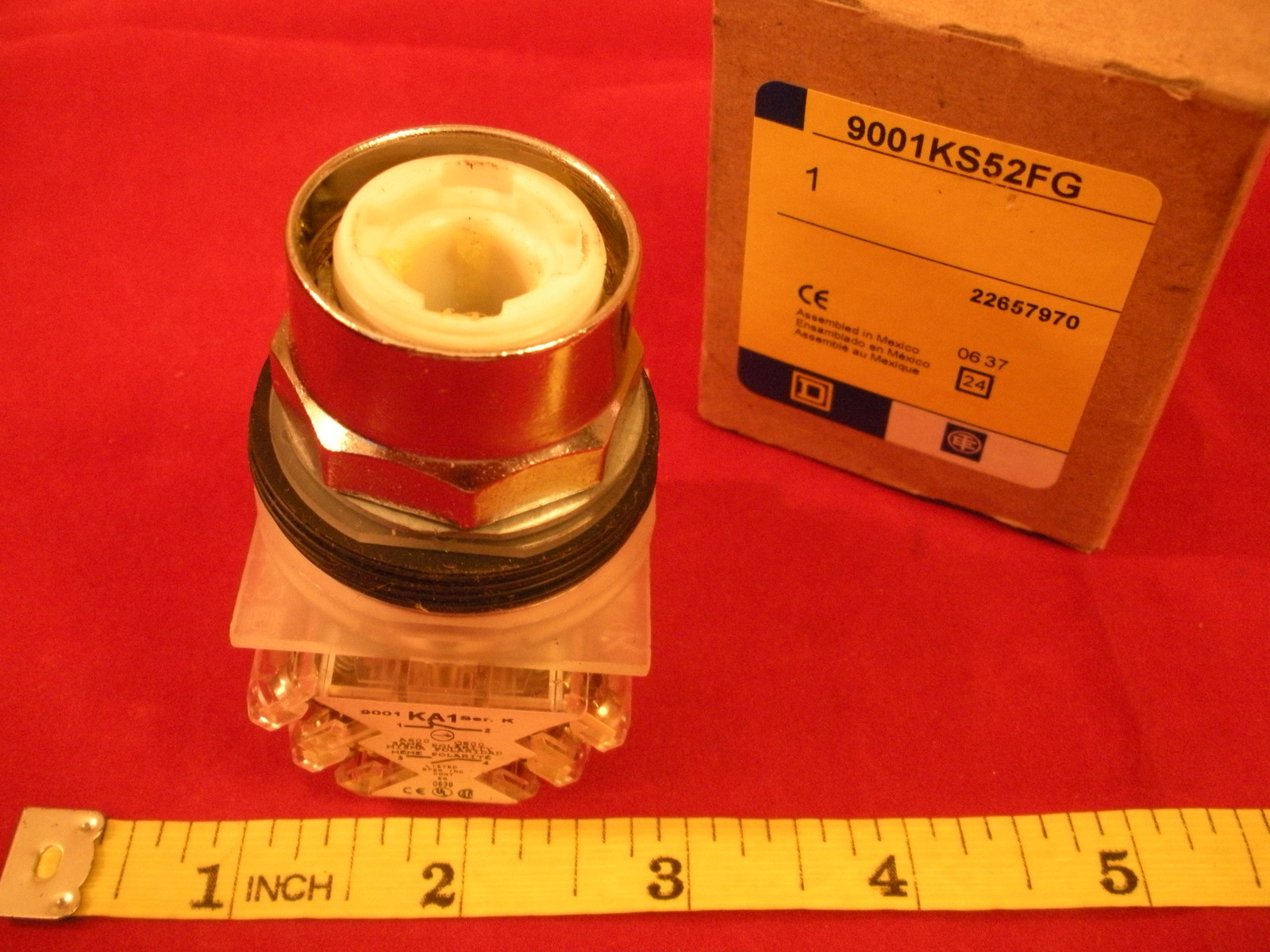 Square D 9001KS52FG KA1 Selector Switch Spring Return KS52 FG 30mm Operator
