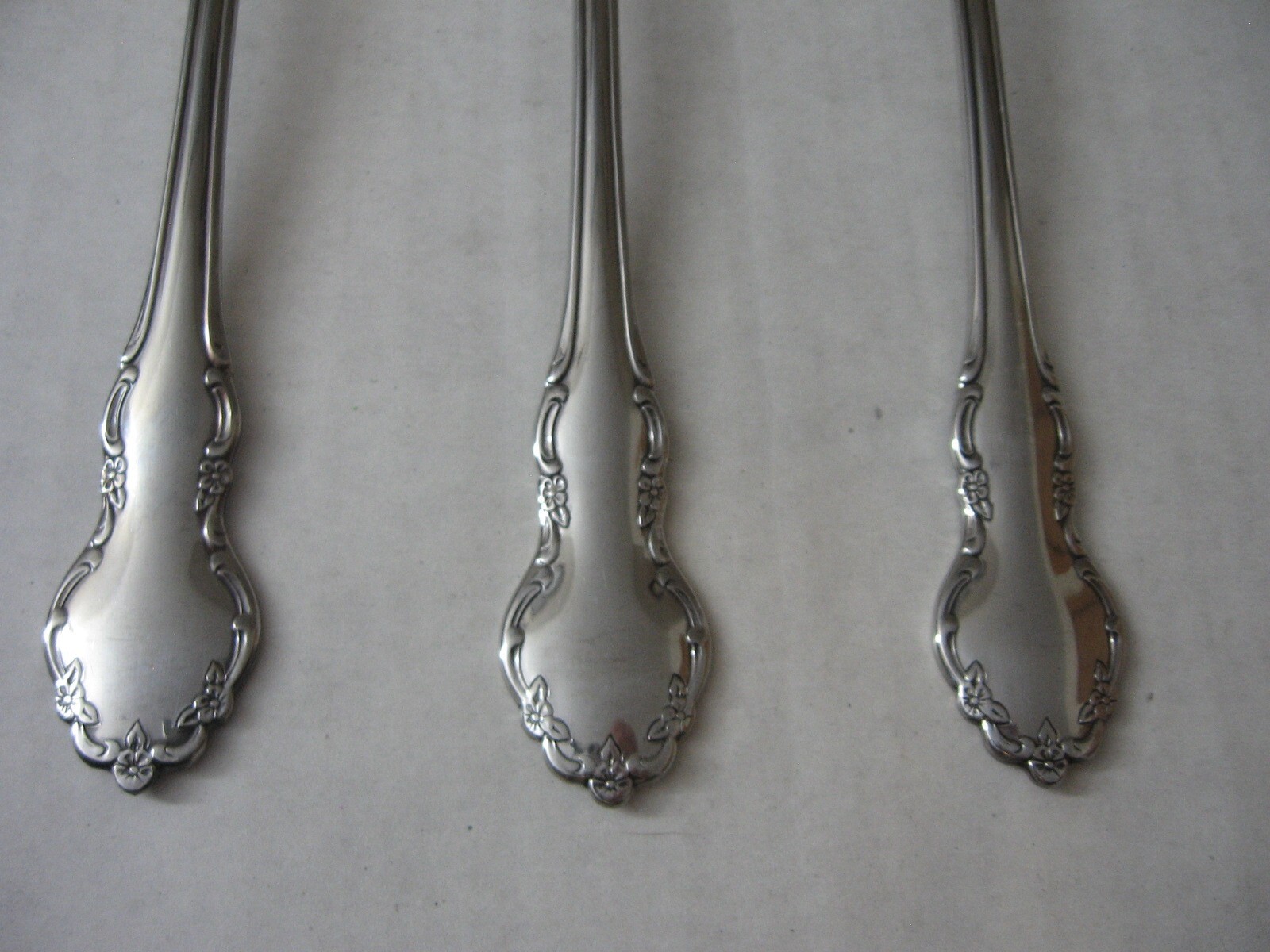 TENNYSON Oneida Community CUBE Solid & Pierced Serving Spoons & Cold Meat Fork